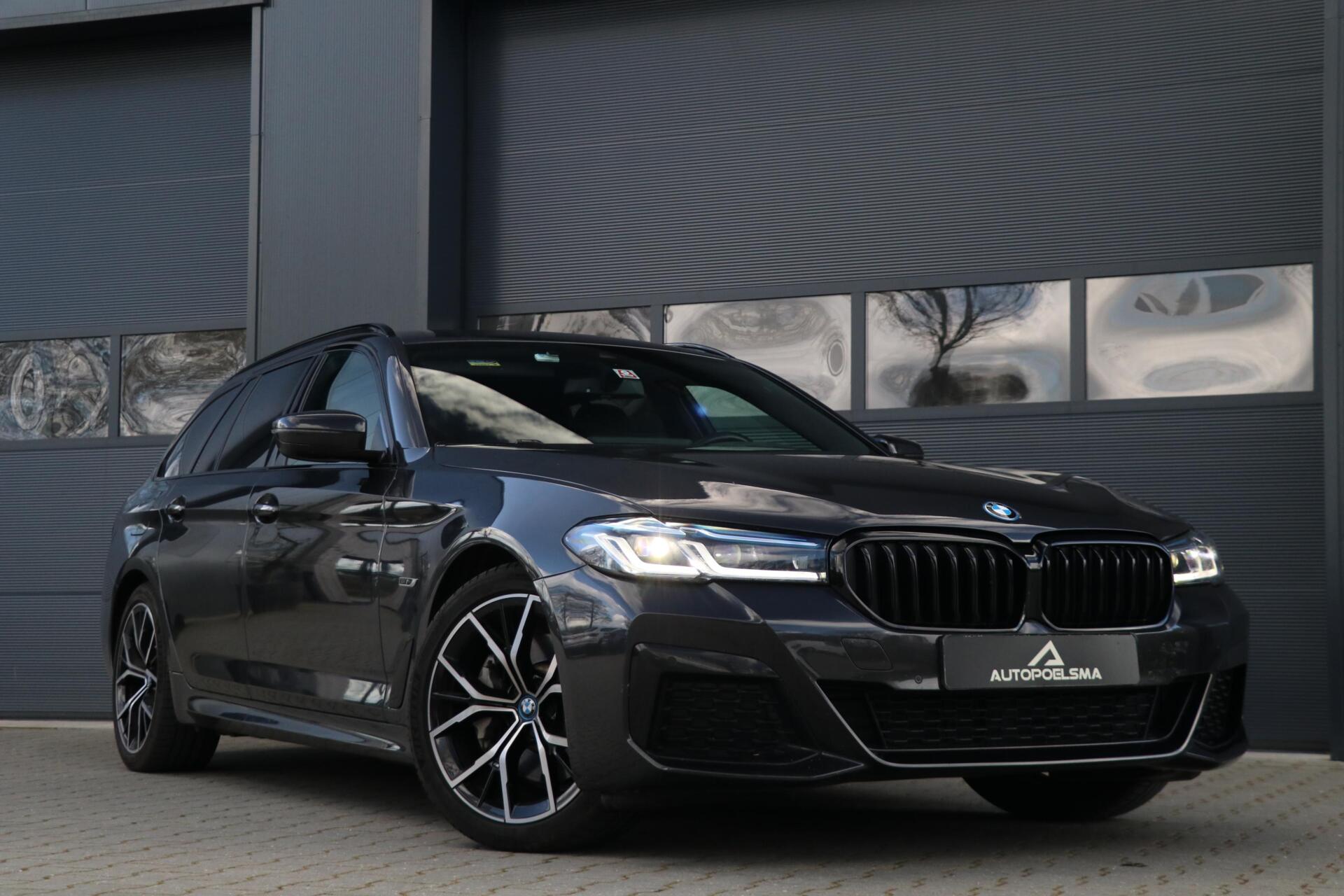 BMW 530e 530e |M-SPORT| ShadowLine Panodak LaserLed Headup Leder LiveCockpit Trekhaak Sfeerverlicht Fabrieksgarantie 40000KM BJ2024 2024 - voorkant