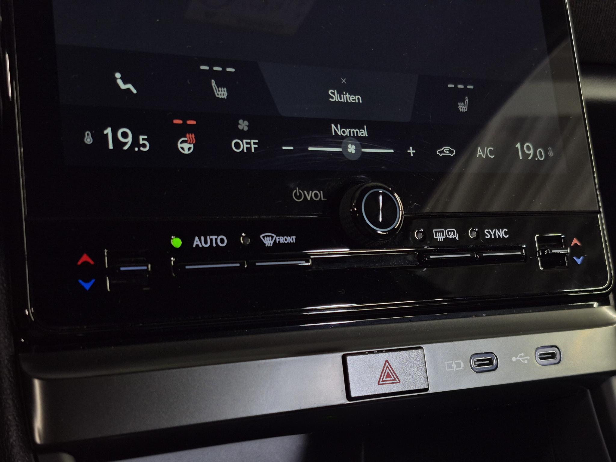 Foto van Lexus Lexus LBX