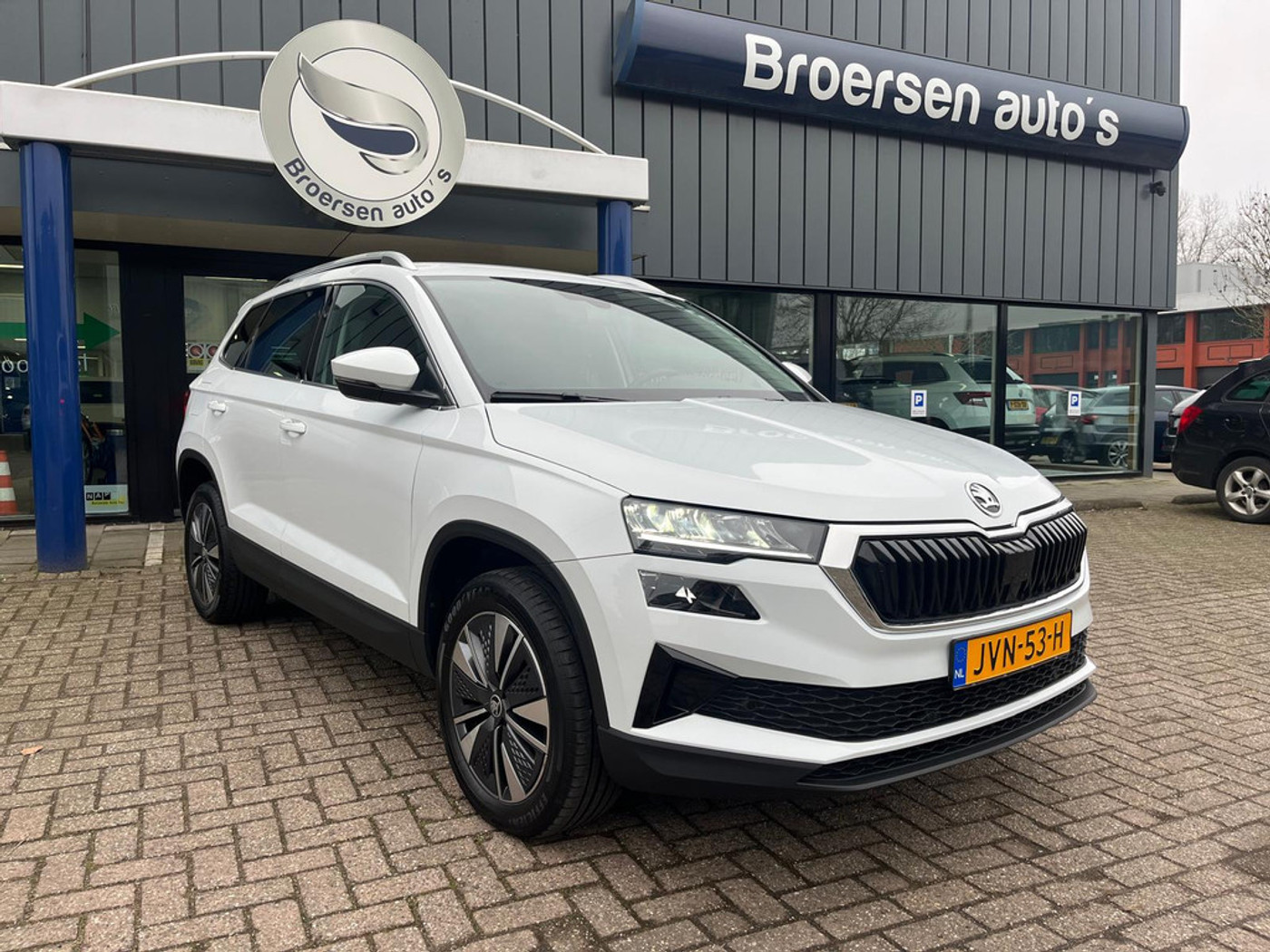 Skoda Karoq 1.5 TSI Business Edition | 150PK | Automaat | Navigatie | Camera 2025 - voorkant