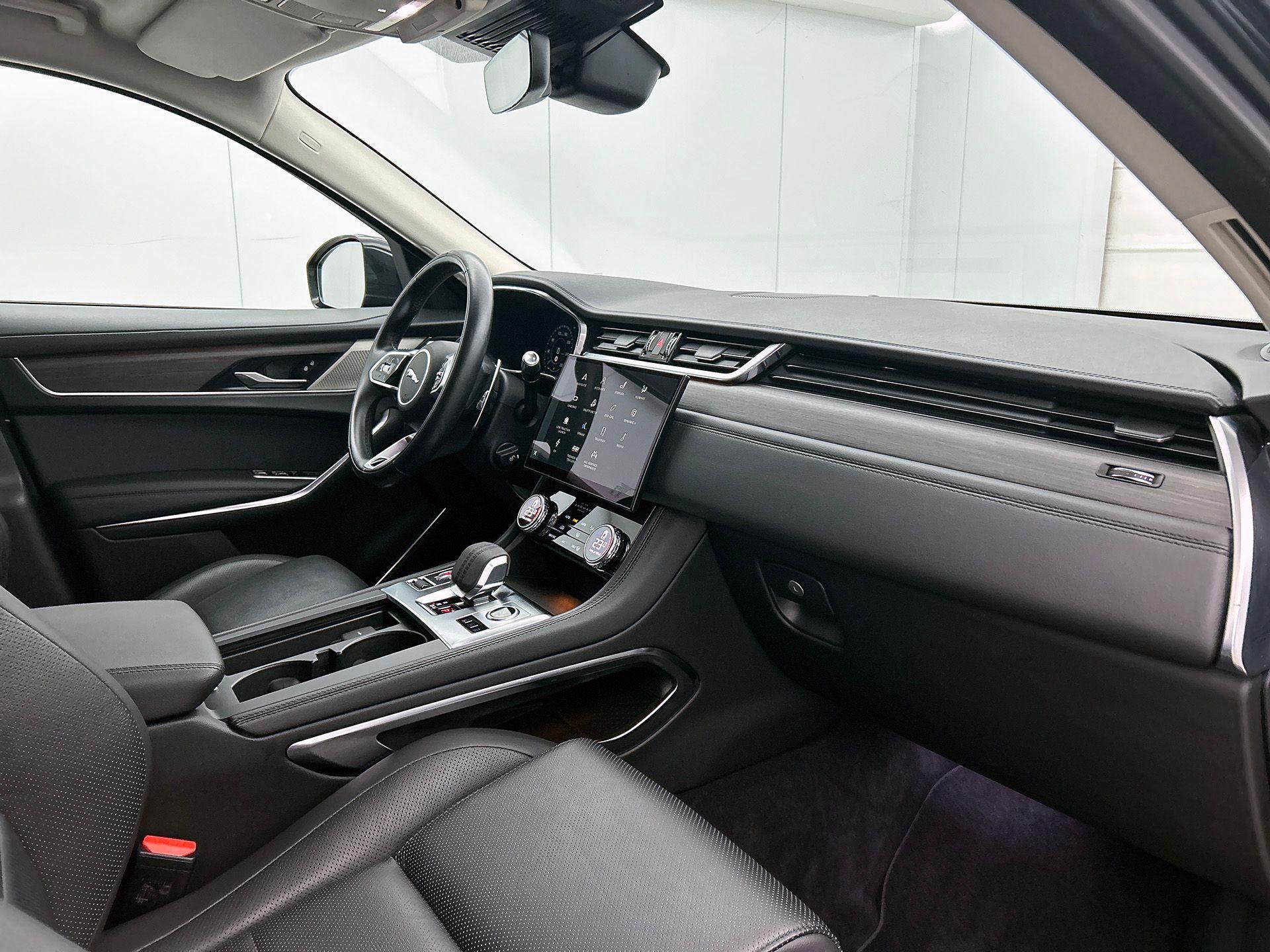 Foto van Jaguar Jaguar F-pace