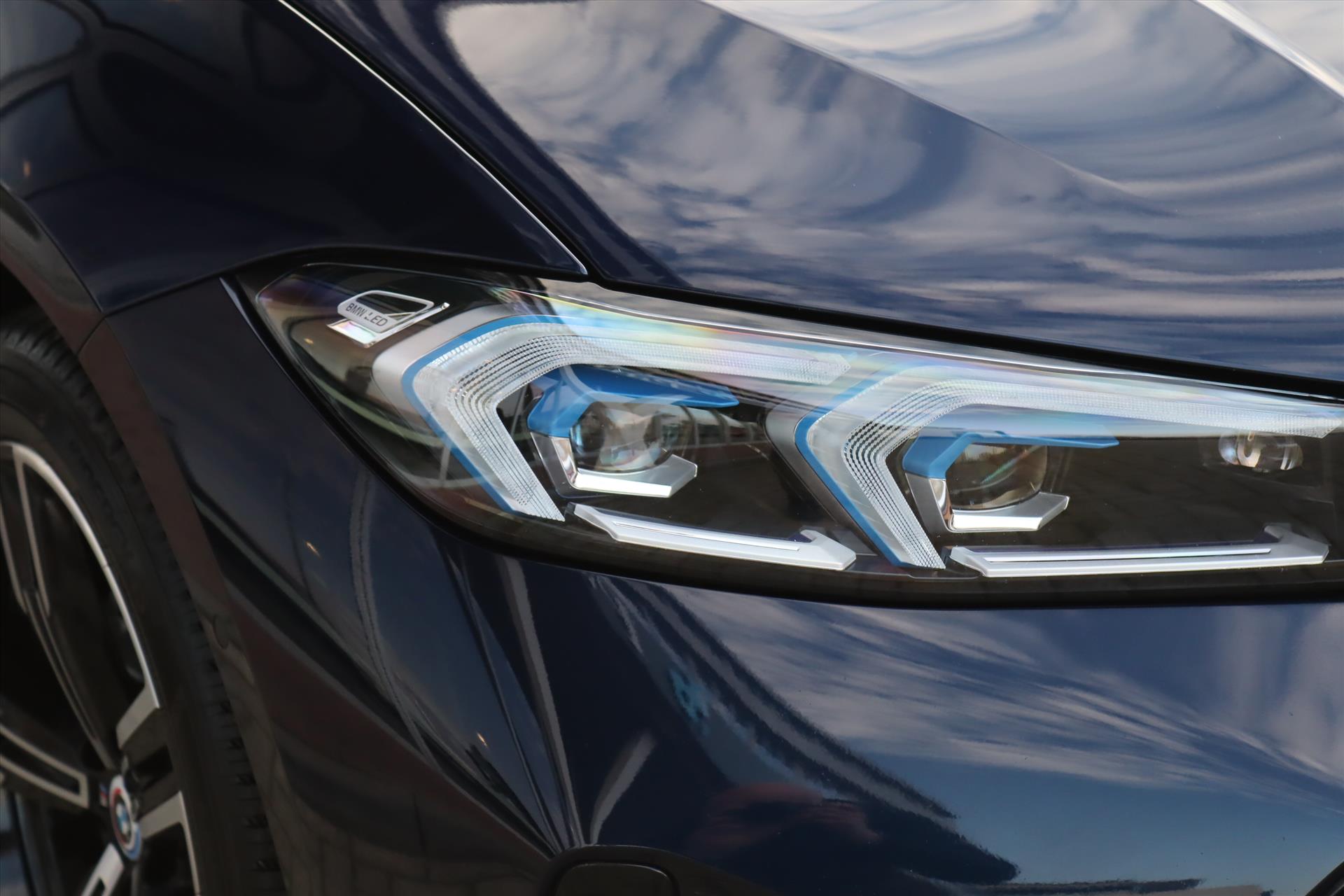 Foto van BMW 330e xDrive