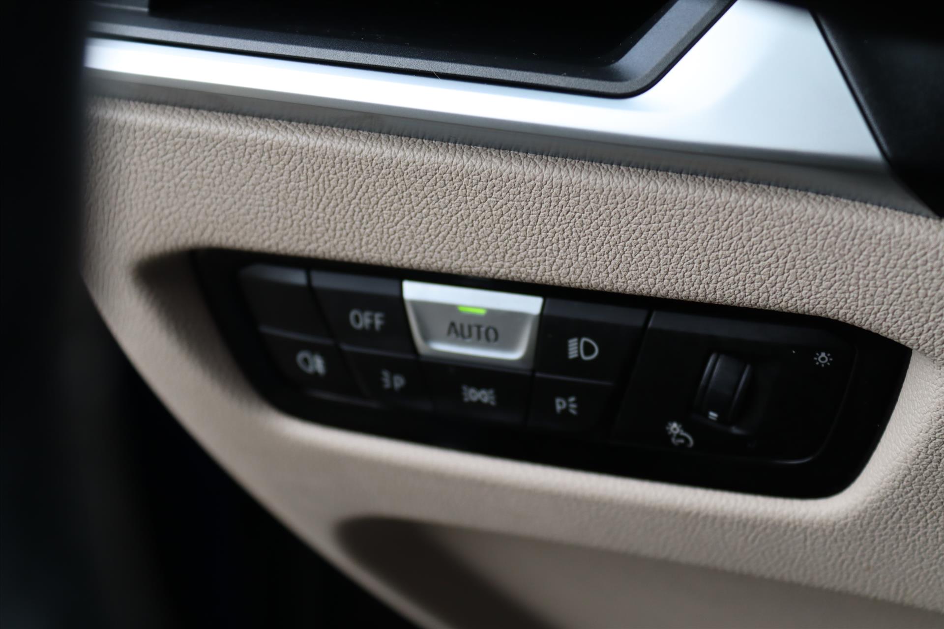 Foto van BMW 330e xDrive
