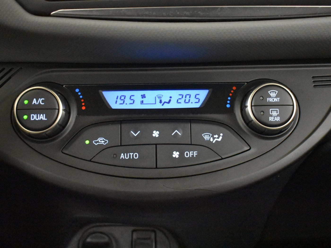 Foto van Toyota Toyota Yaris Hybrid