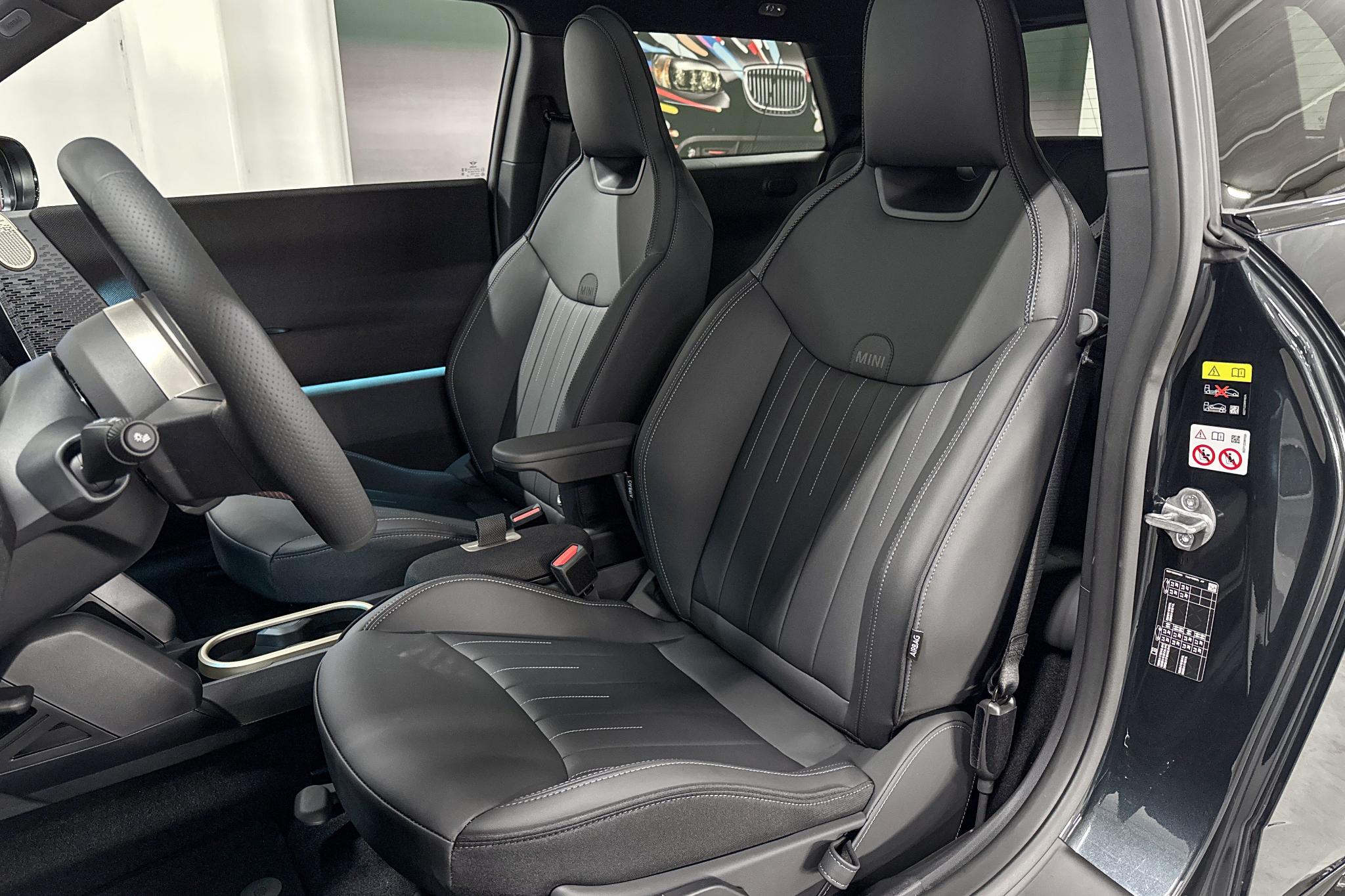Foto van Mini Cooper E