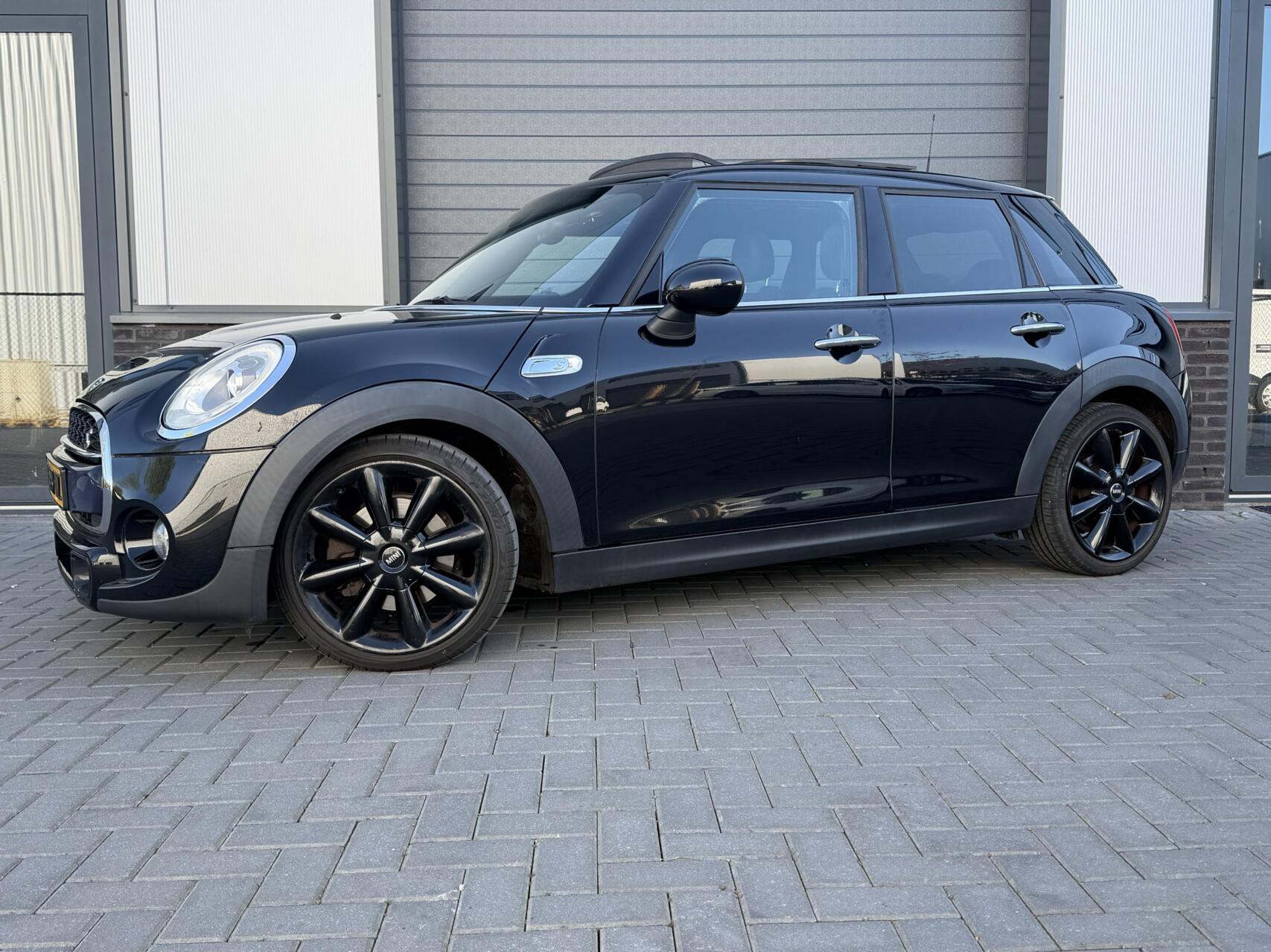Mini Cooper S 2.0 Cooper S Chili Serious Business 5drs|PANO 2014 - voorkant