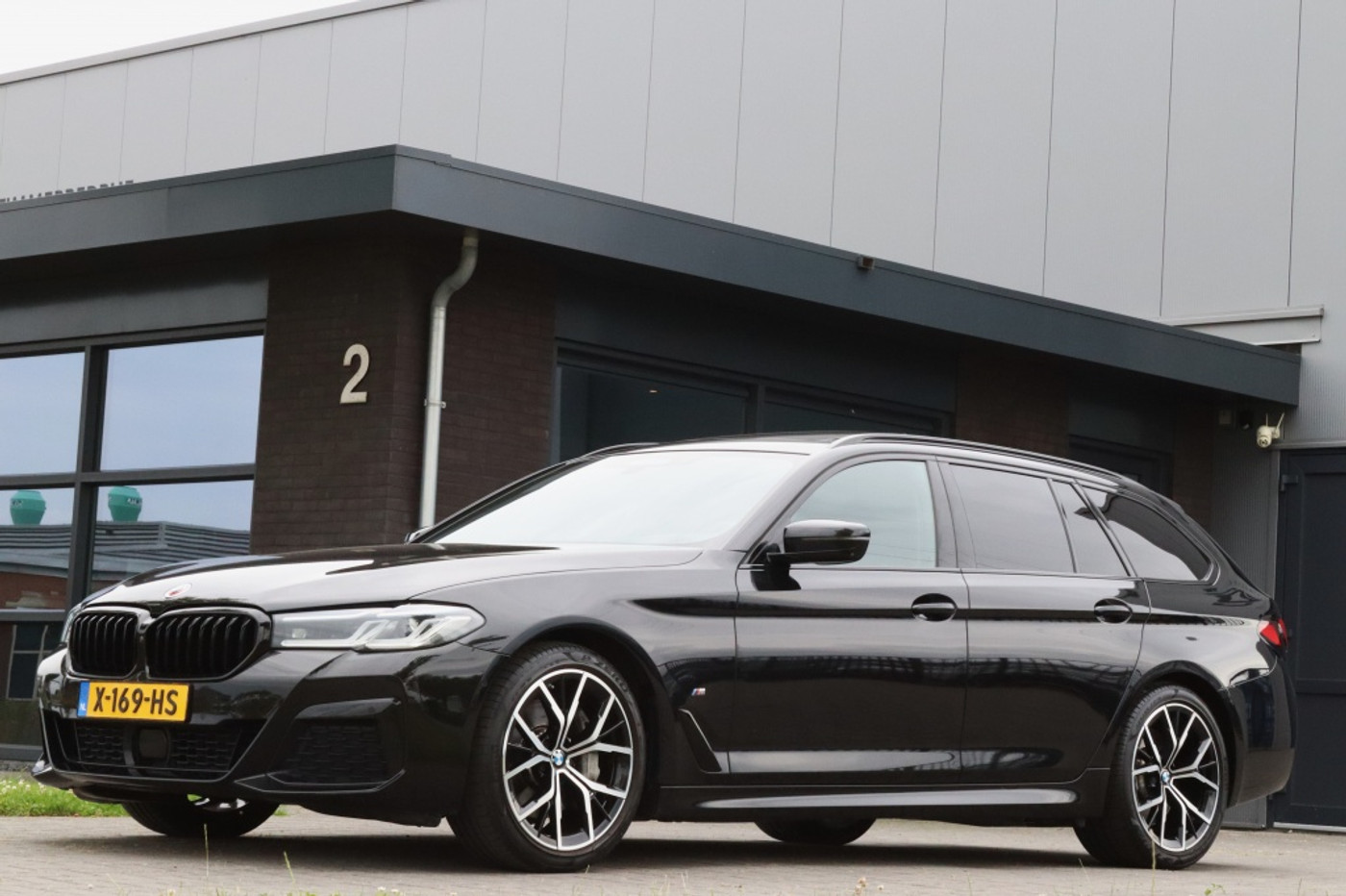 BMW 530d 530d M Sport Laser Pano 360° 19 inch Comfort Stoelen 2023 - voorkant
