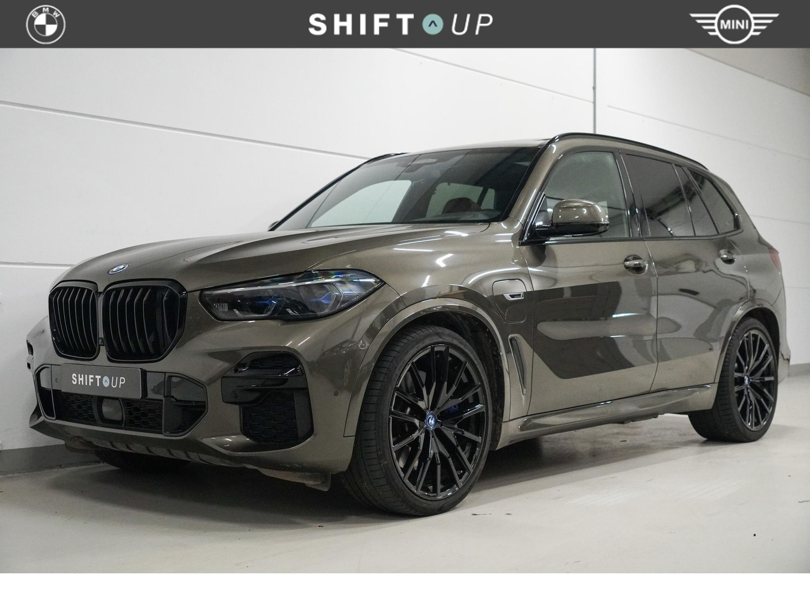 BMW X5 Xdrive45e xDrive45e M-Sport | Skylounge | Bowers Wilkins | Massage | Stoelventilatie | CoPilot 2022 - voorkant