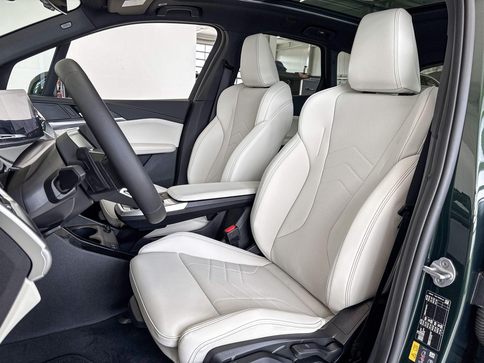 Foto van BMW 225e xDrive Active Tourer