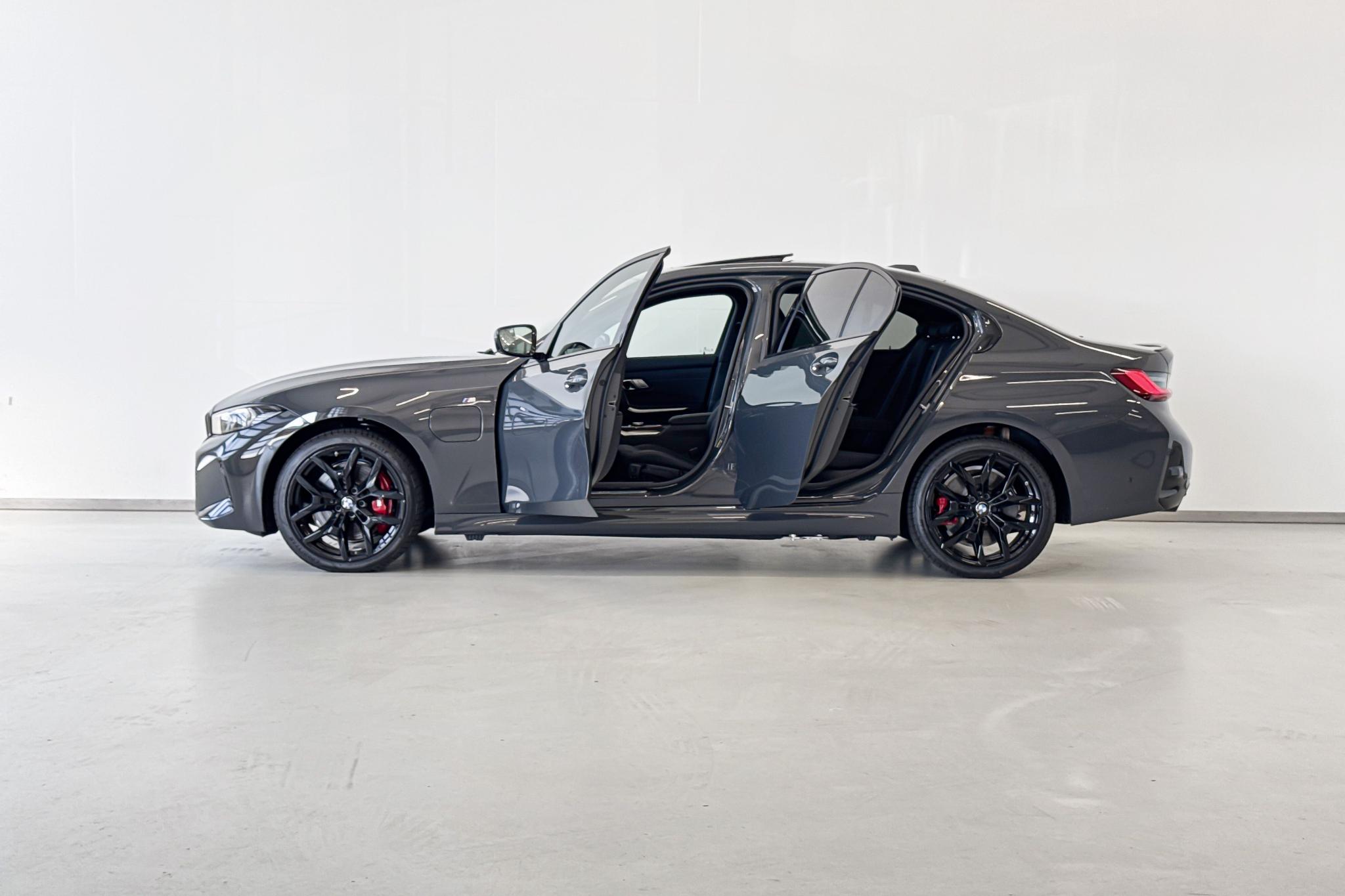 Foto van BMW 330e