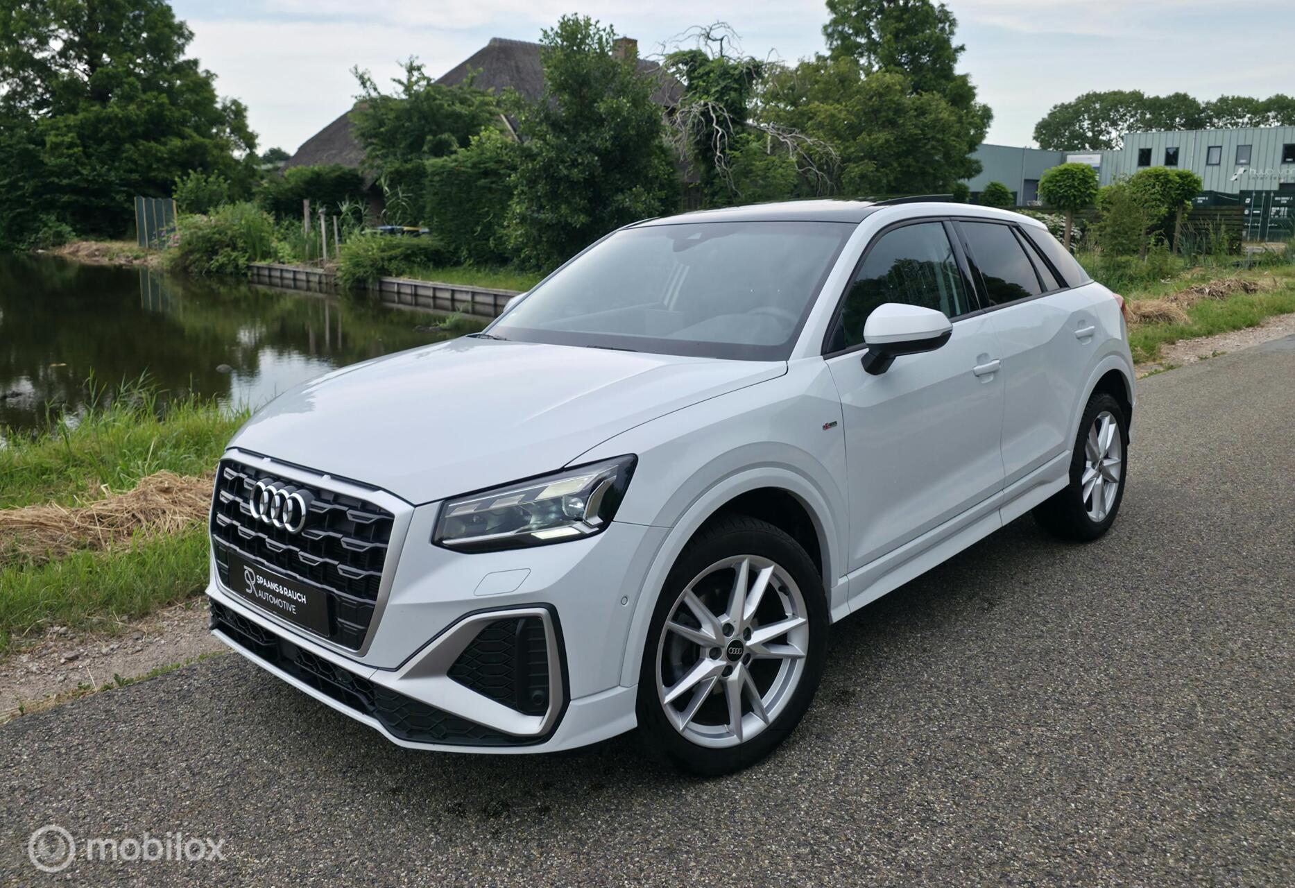 Audi Q2 35 TFSI S Edition / Pano / Navi / Camera / Virtual 2024 - voorkant