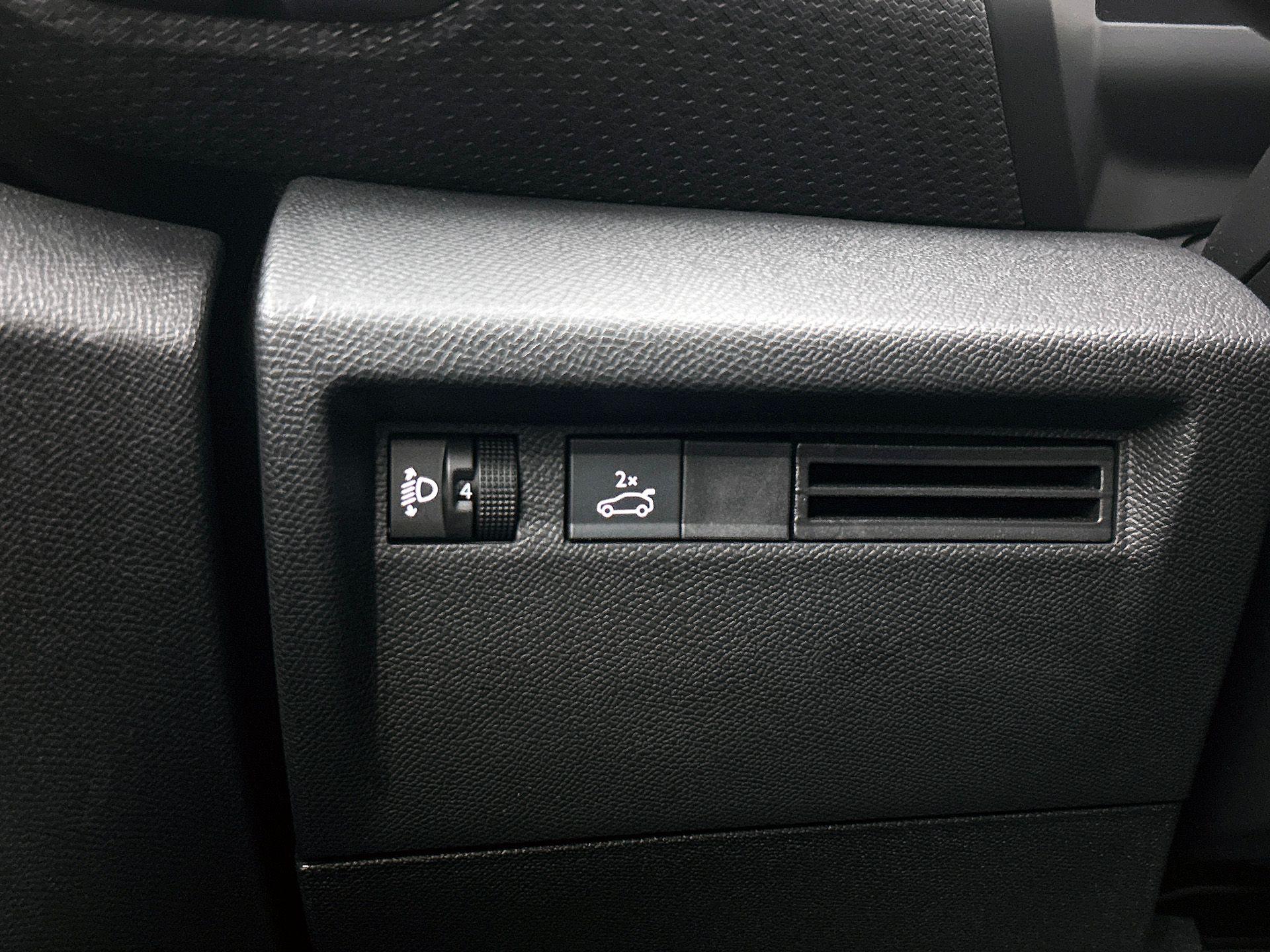 Foto van Citroen C4 X
