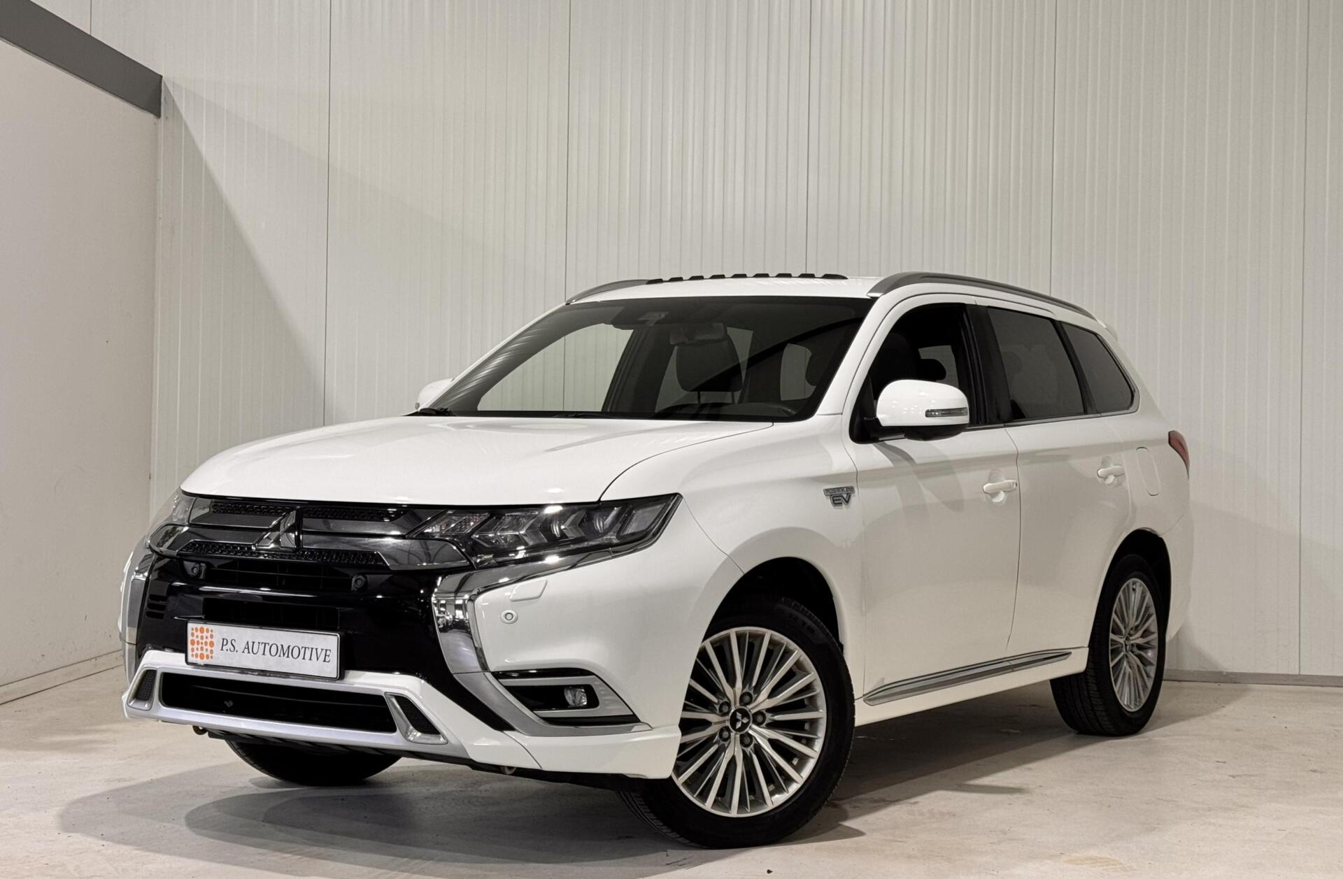 Mitsubishi Outlander 2.4 PHEV Top 4WD|PANO|360 CAMERA|ACC 2021 - voorkant
