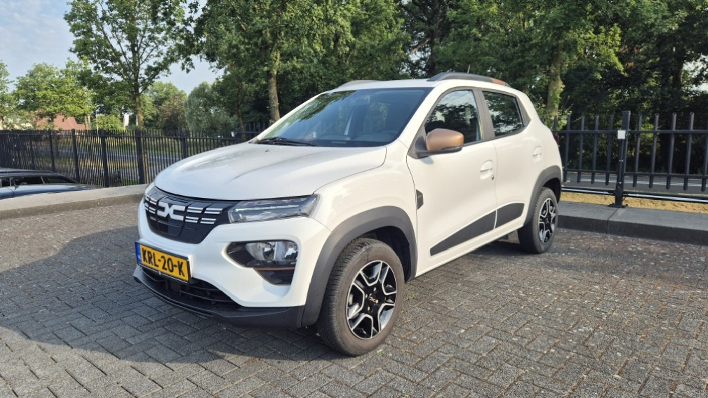 Dacia Spring Extreme 27 kWh | Camera | Navi | PDC | Lichtmetaal 2023 - voorkant