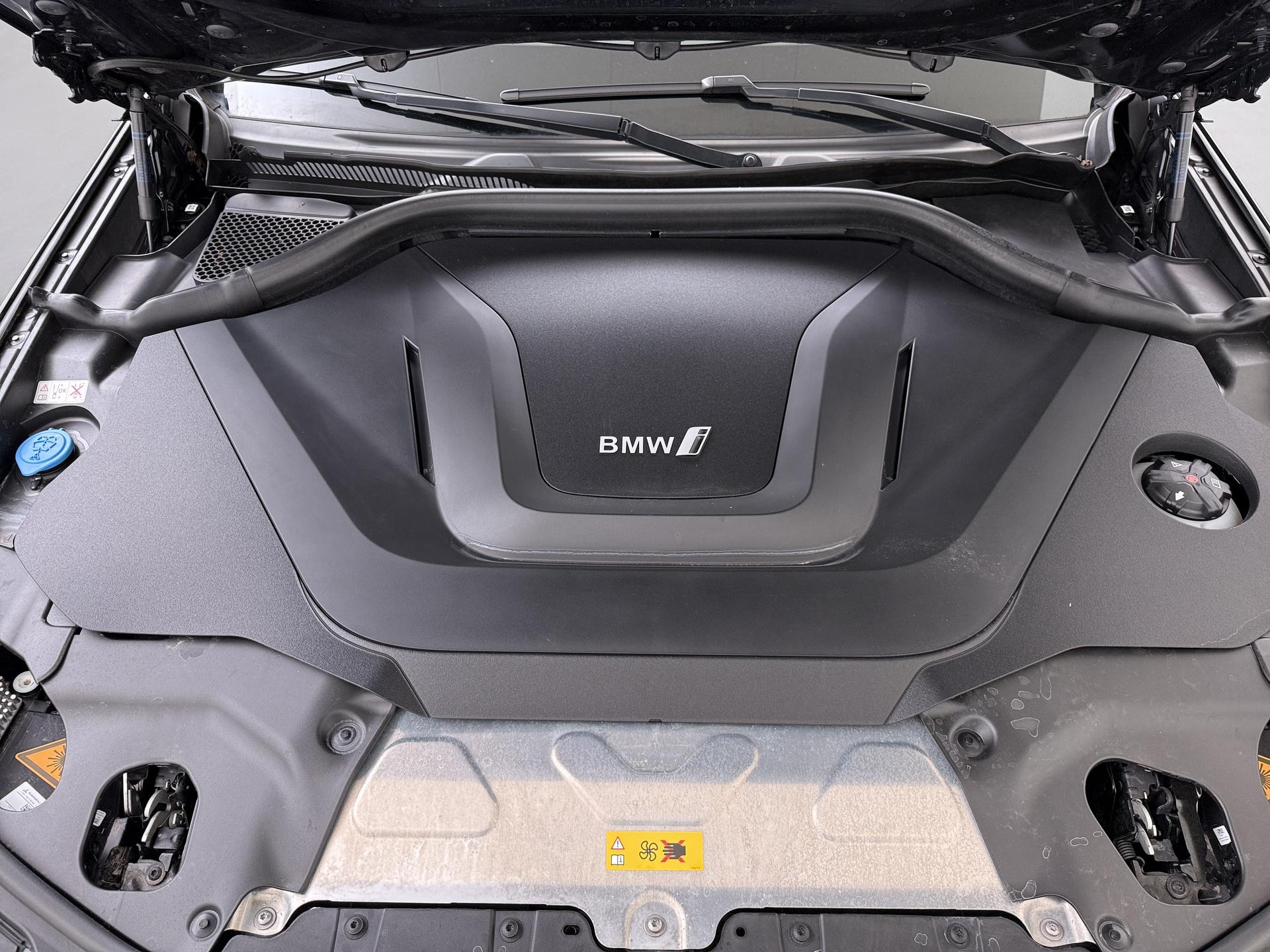 Foto van BMW Ix3
