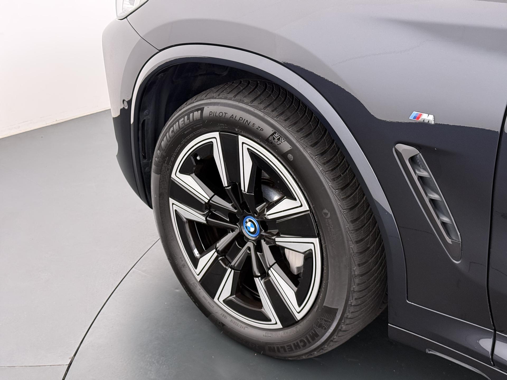 Foto van BMW Ix3