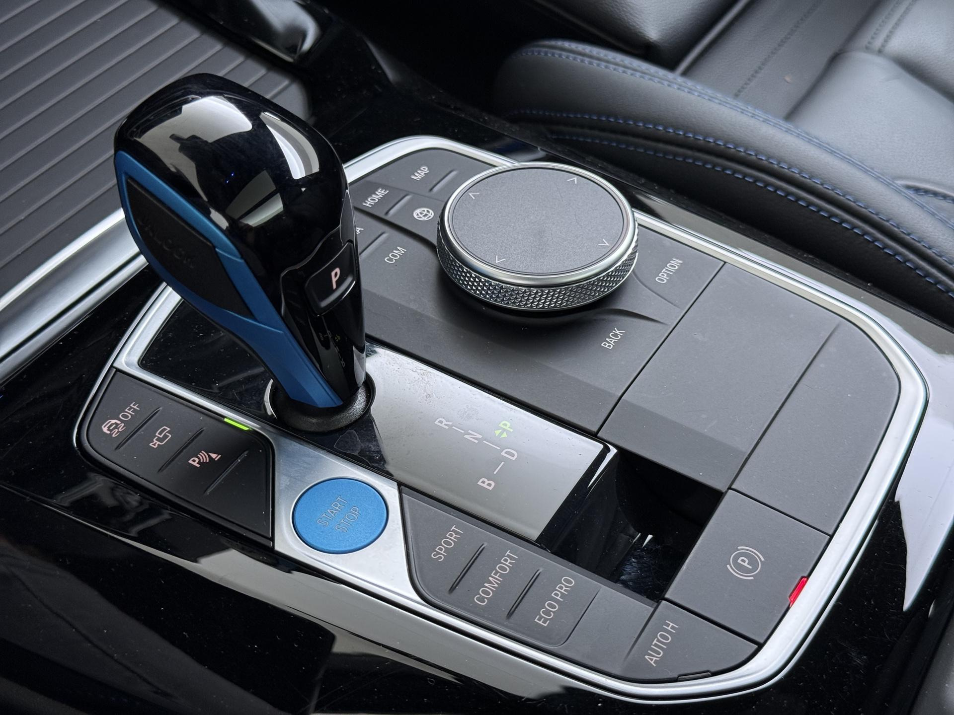 Foto van BMW Ix3
