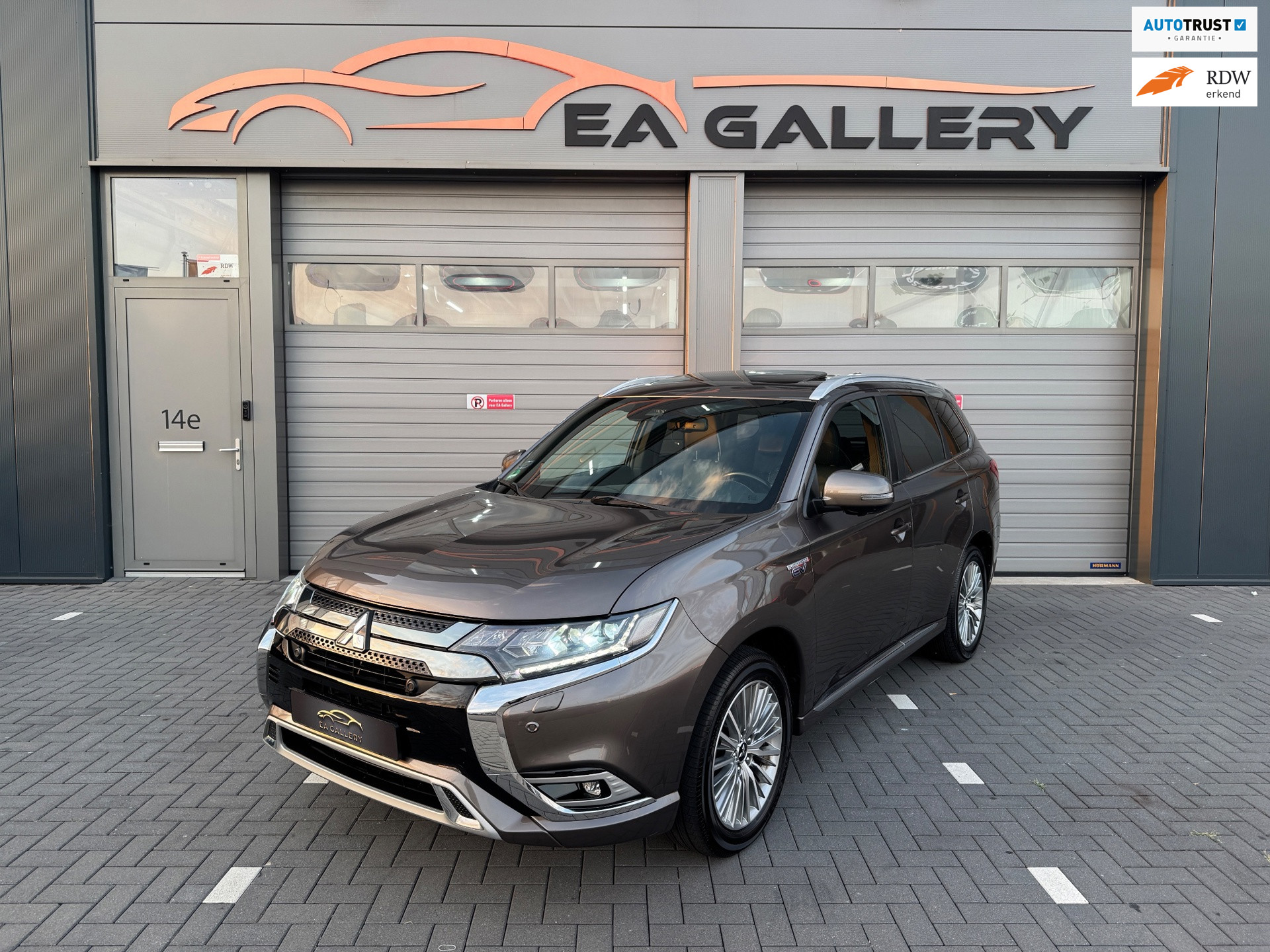 Mitsubishi Outlander 2.4 PHEV S-Edition Bomvol 2019 - voorkant