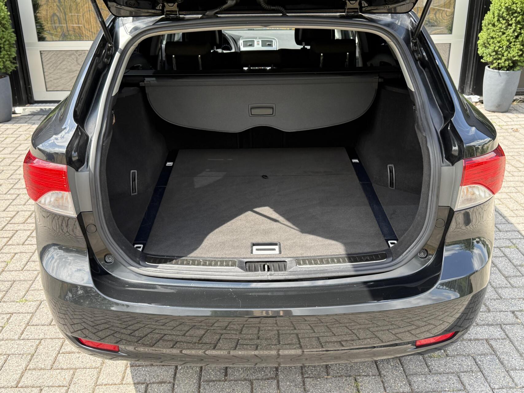 Foto van Toyota Avensis Wagon