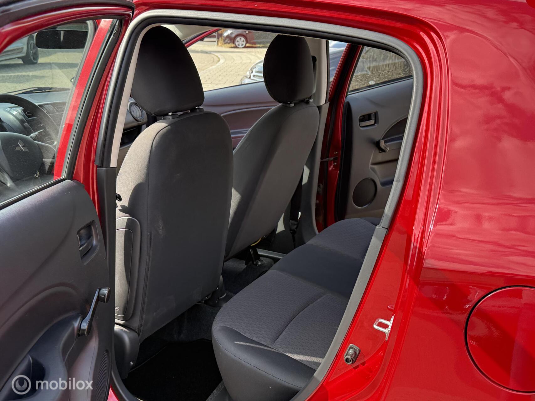 Foto van Mitsubishi Space Star