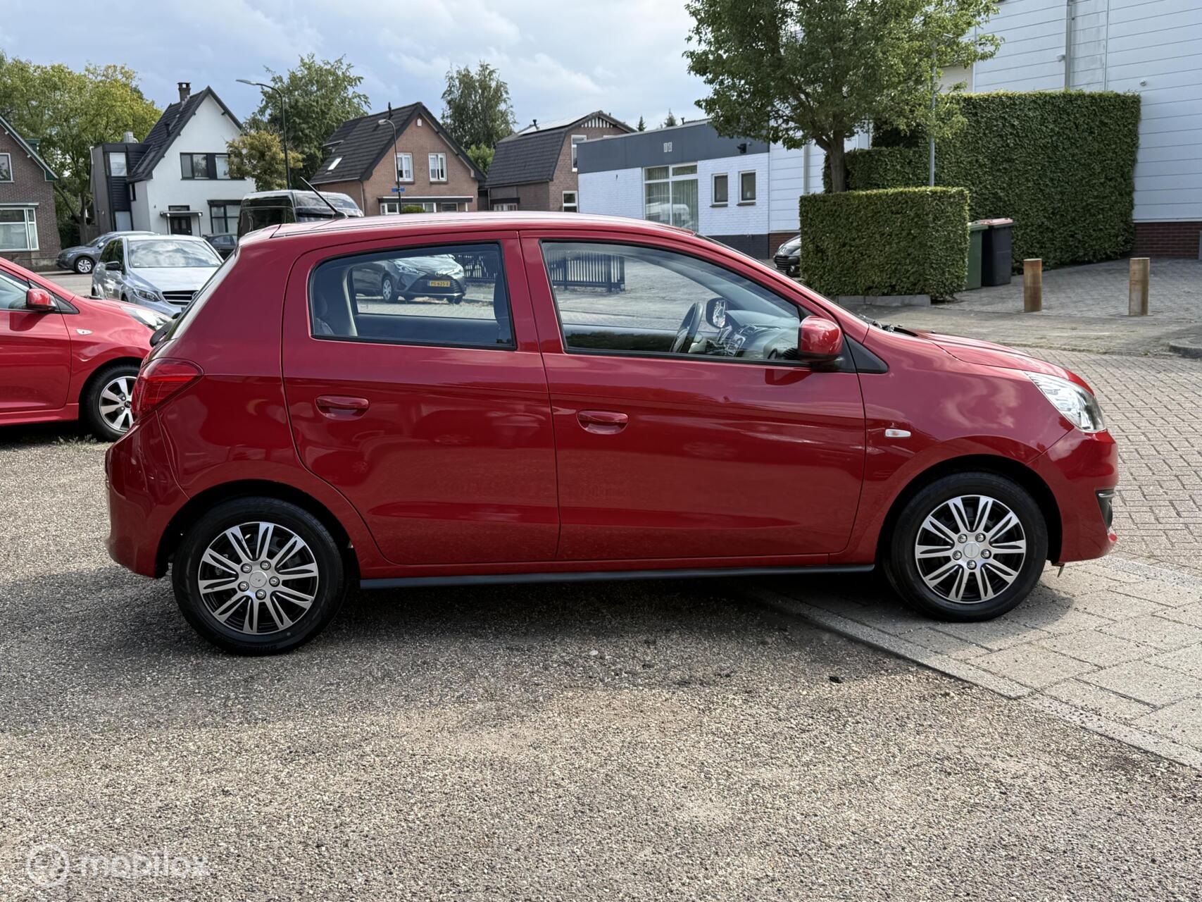 Foto van Mitsubishi Space Star
