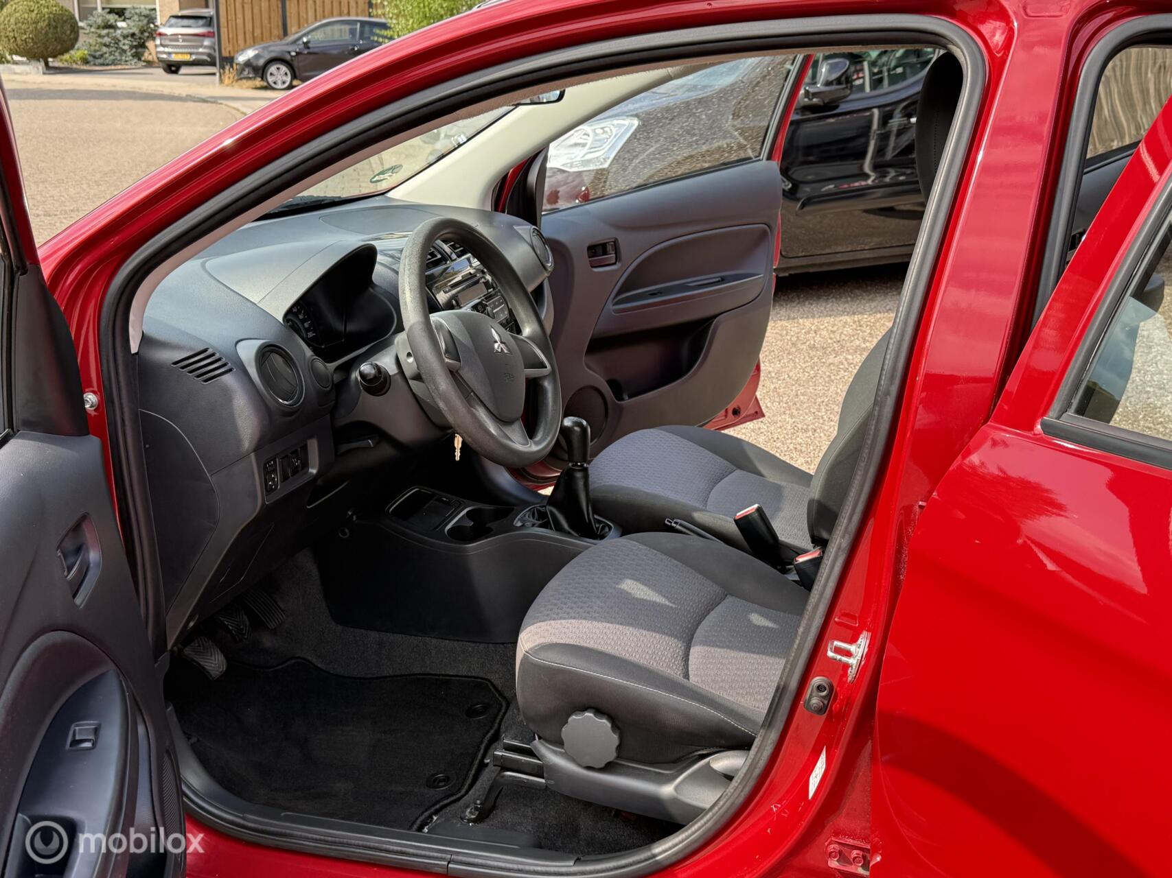 Foto van Mitsubishi Space Star
