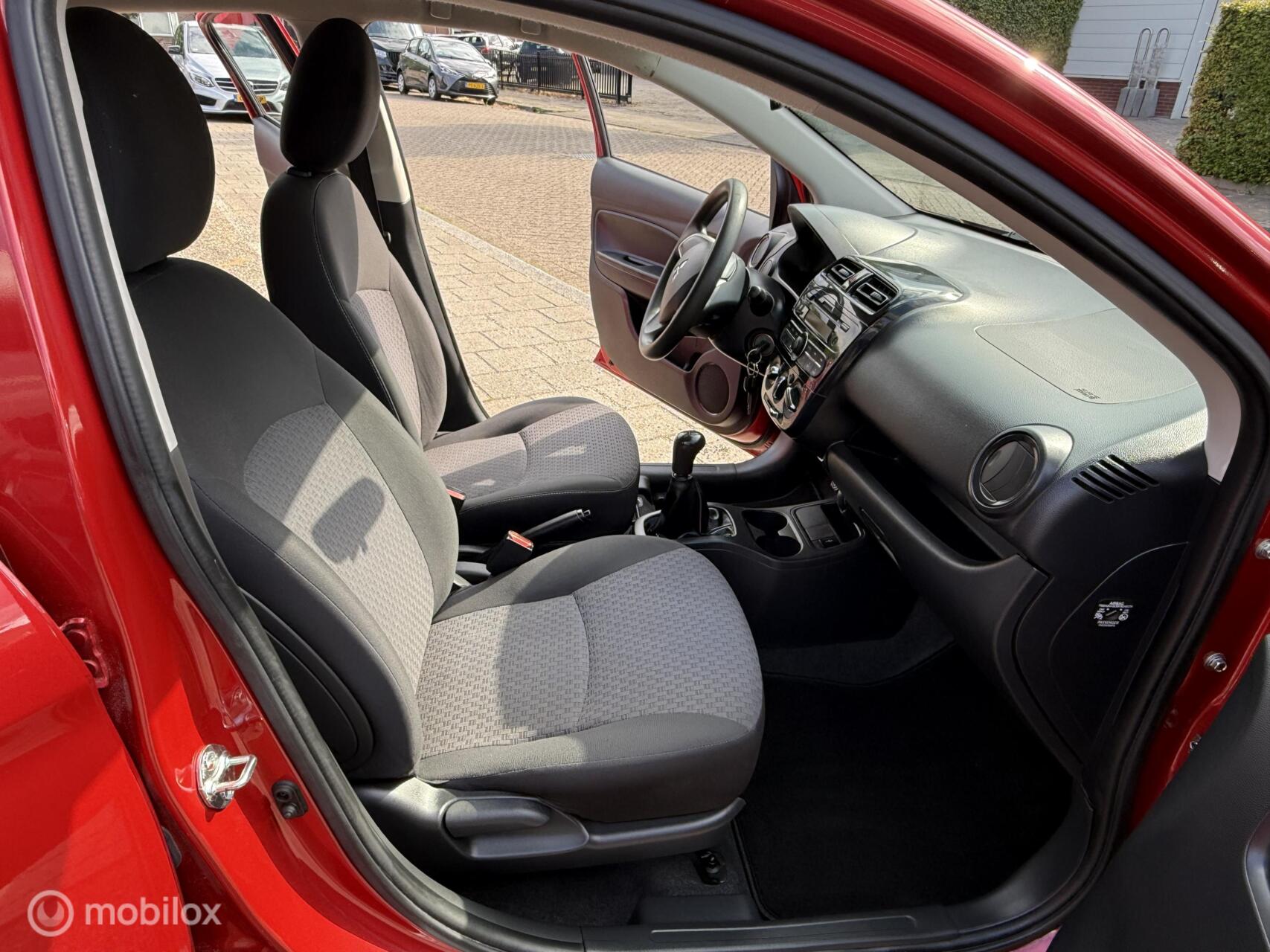 Foto van Mitsubishi Space Star