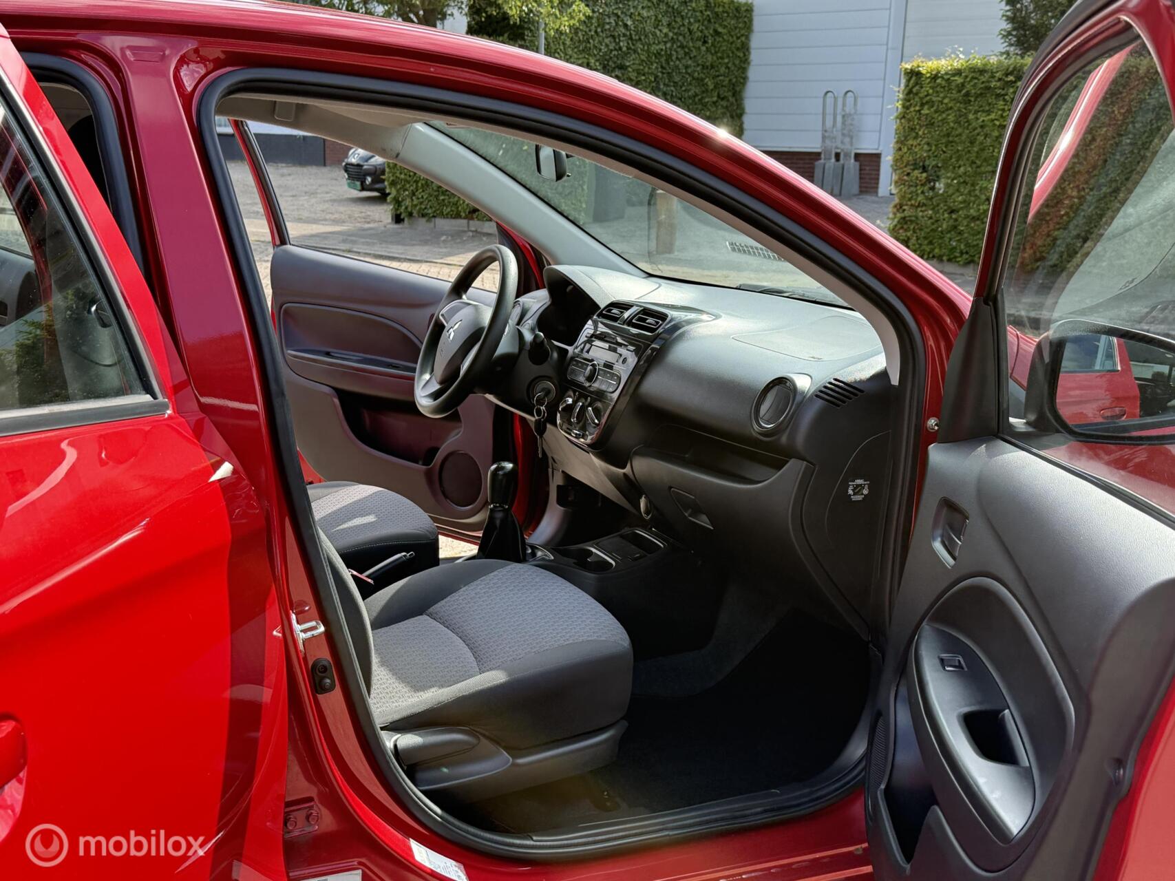 Foto van Mitsubishi Space Star