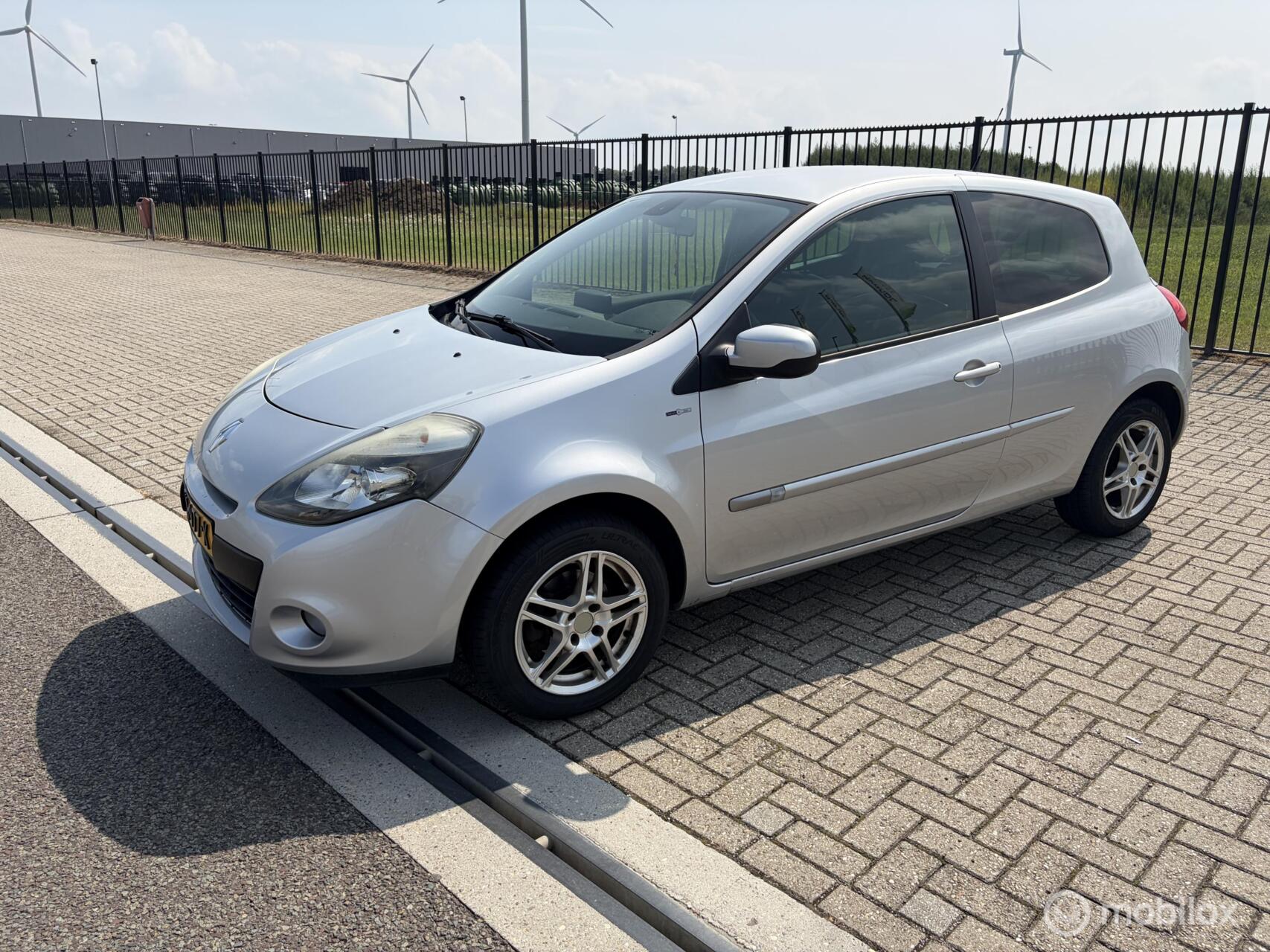 Renault Clio 1.2 TCe Collection 2012 - voorkant