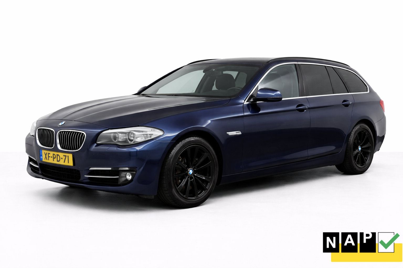 BMW 5-serie Touring 525xd Executive Airco Cruise Trekhaak 2012 - voorkant