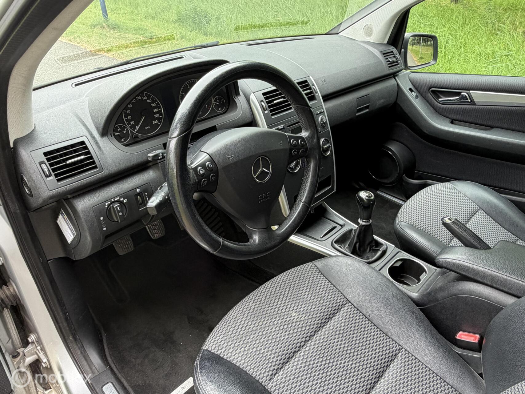 Foto van Mercedes-Benz A 180