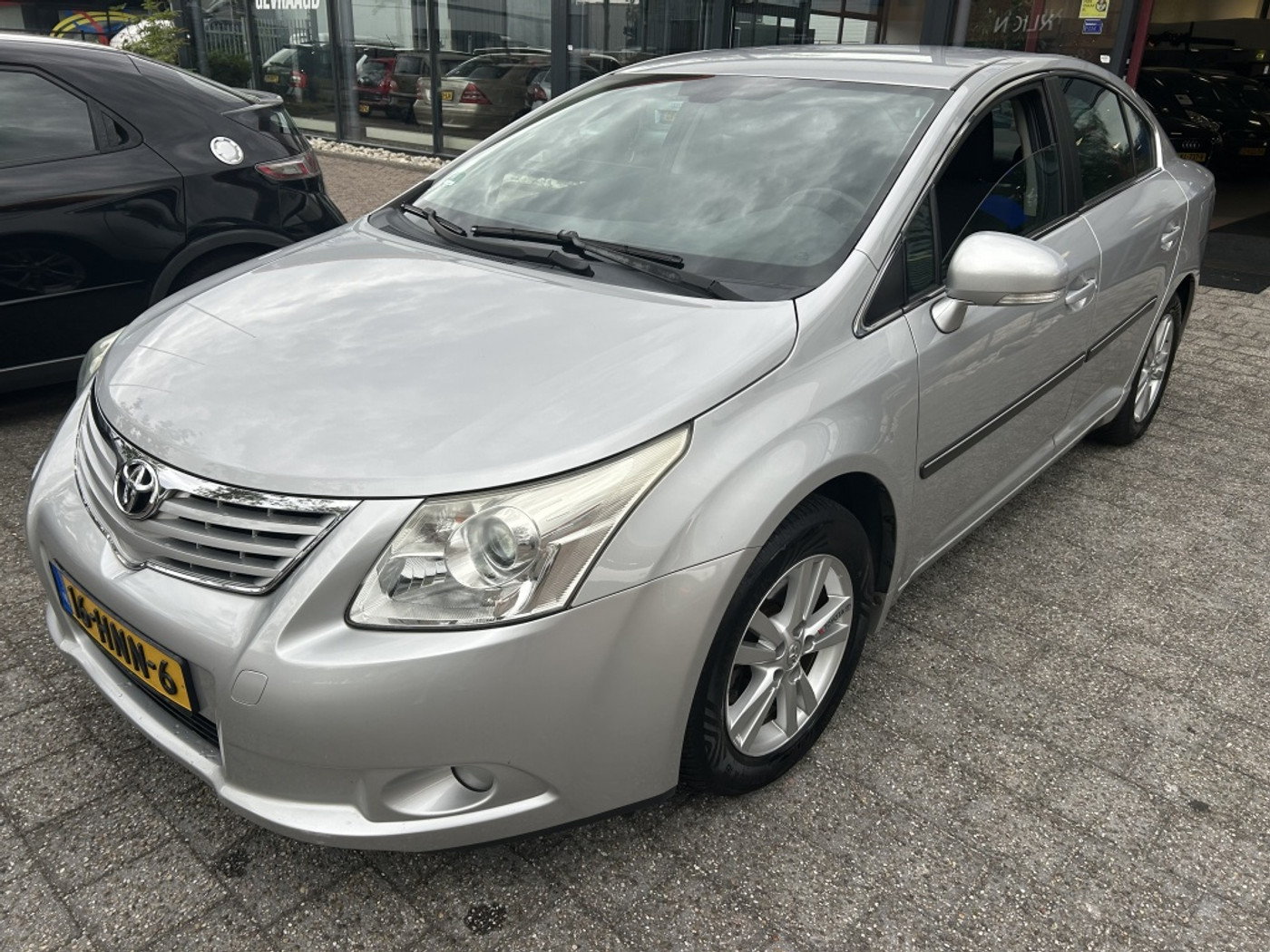 Toyota Toyota Avensis 2.0 VVTi Dynamic AUTOMAAT 172 DKM BJ 2009 !!! 2009 - voorkant