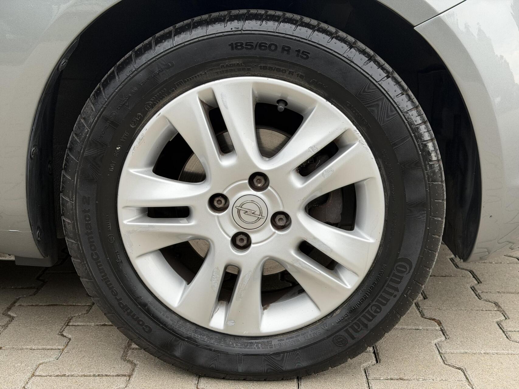 Foto van Opel Agila