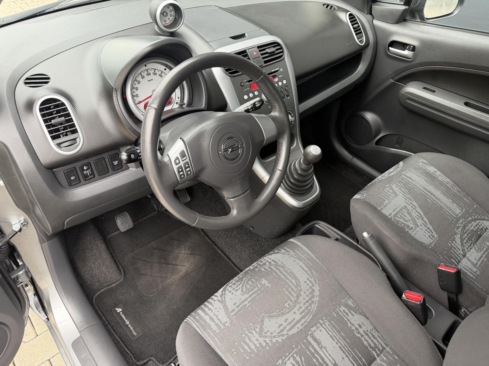 Foto van Opel Agila