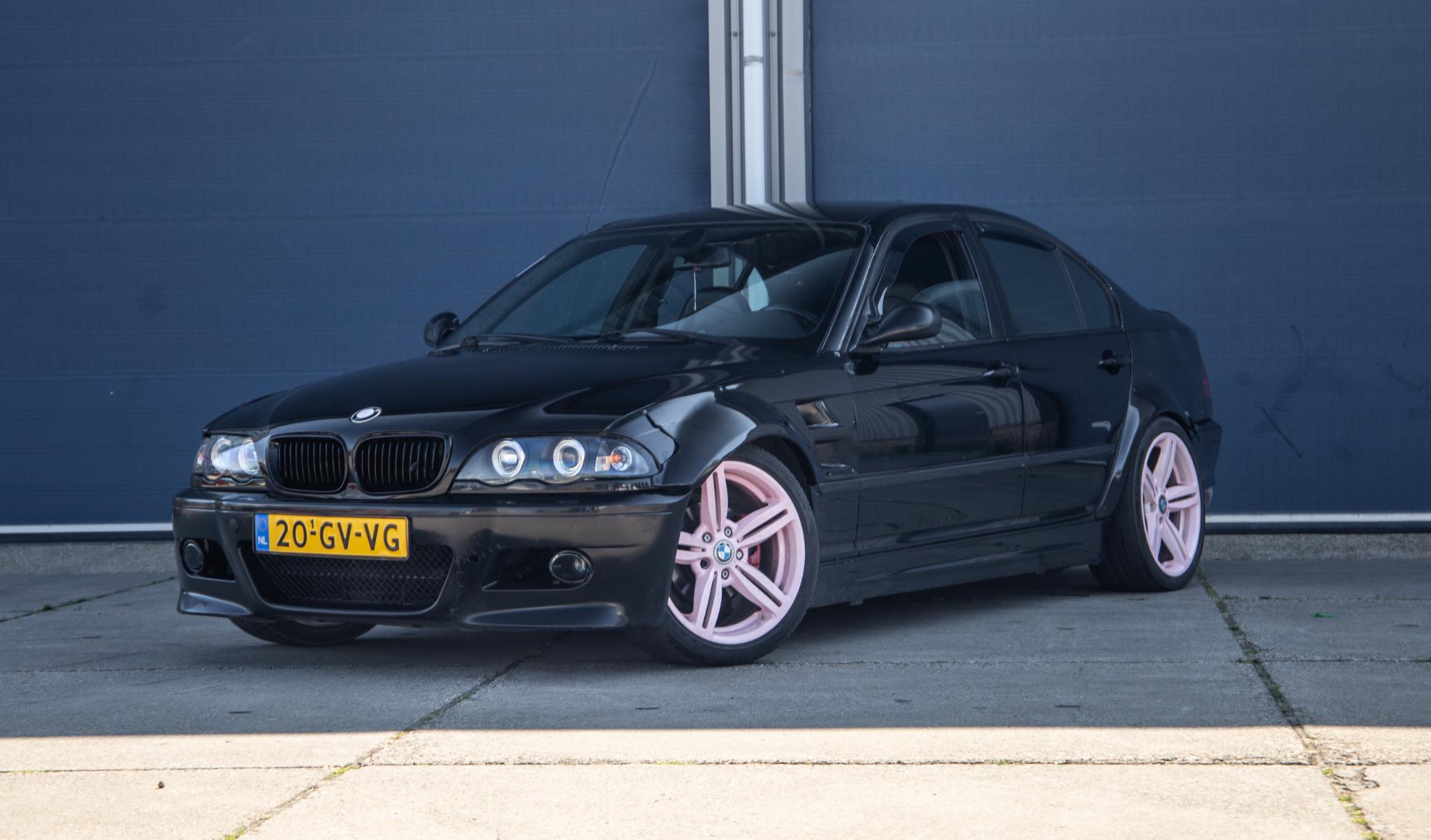 BMW 3er Reihe 320i Executive 2001 - voorkant