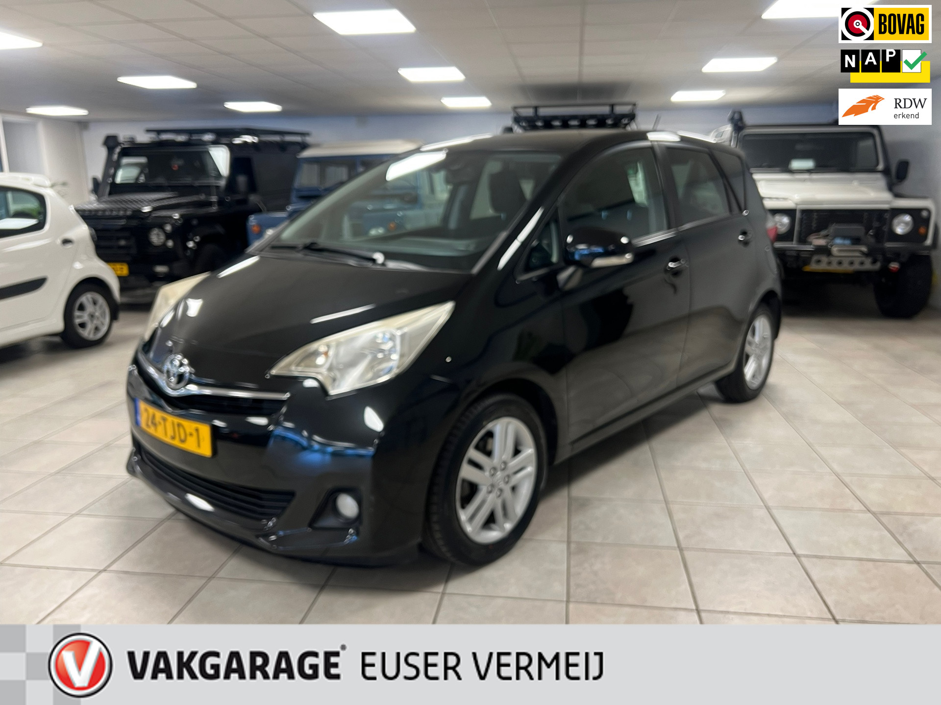 Toyota Toyota Verso-s 1.3 VVT-i Dynamic Climate control, Navigatie, Achteruitrij camera 2012 - voorkant