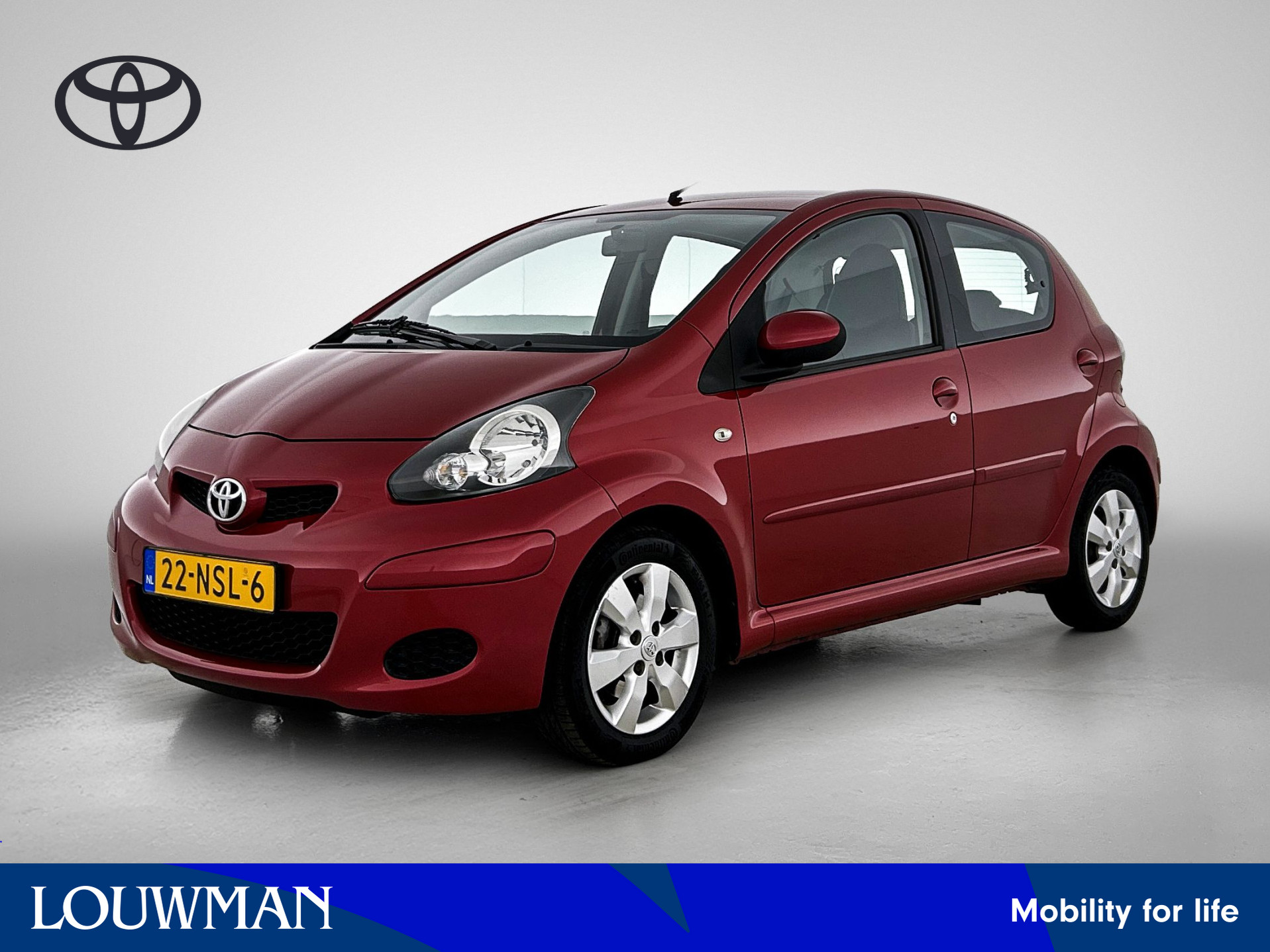 Toyota Toyota Aygo 1.0-12V Aspiration Red Automaat 2010 - voorkant