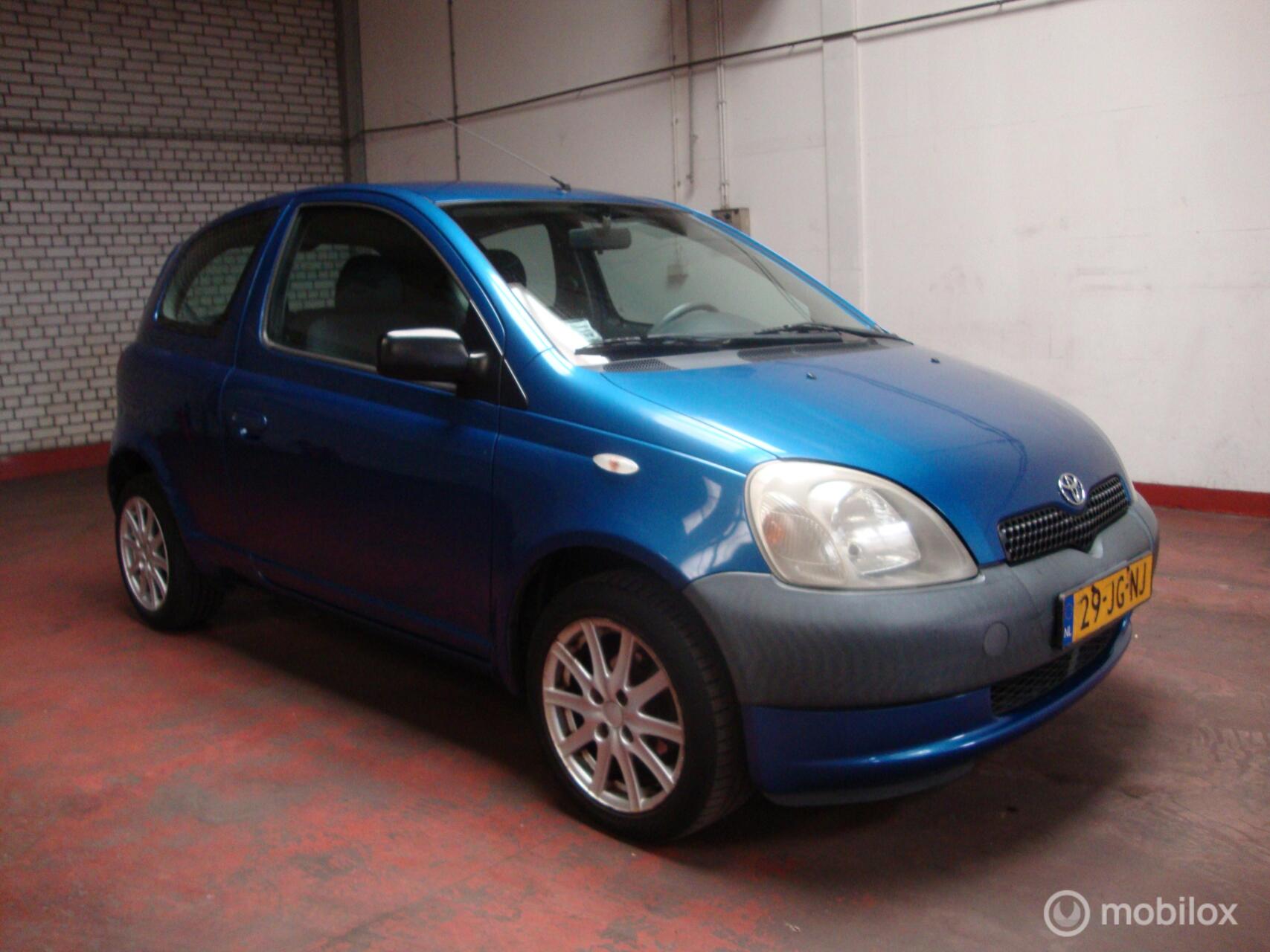 Toyota Yaris 1.0-16V VVT-i  APK t/m 20-08-2027  met onderhoudshistorie + N.A.P 2002 - voorkant
