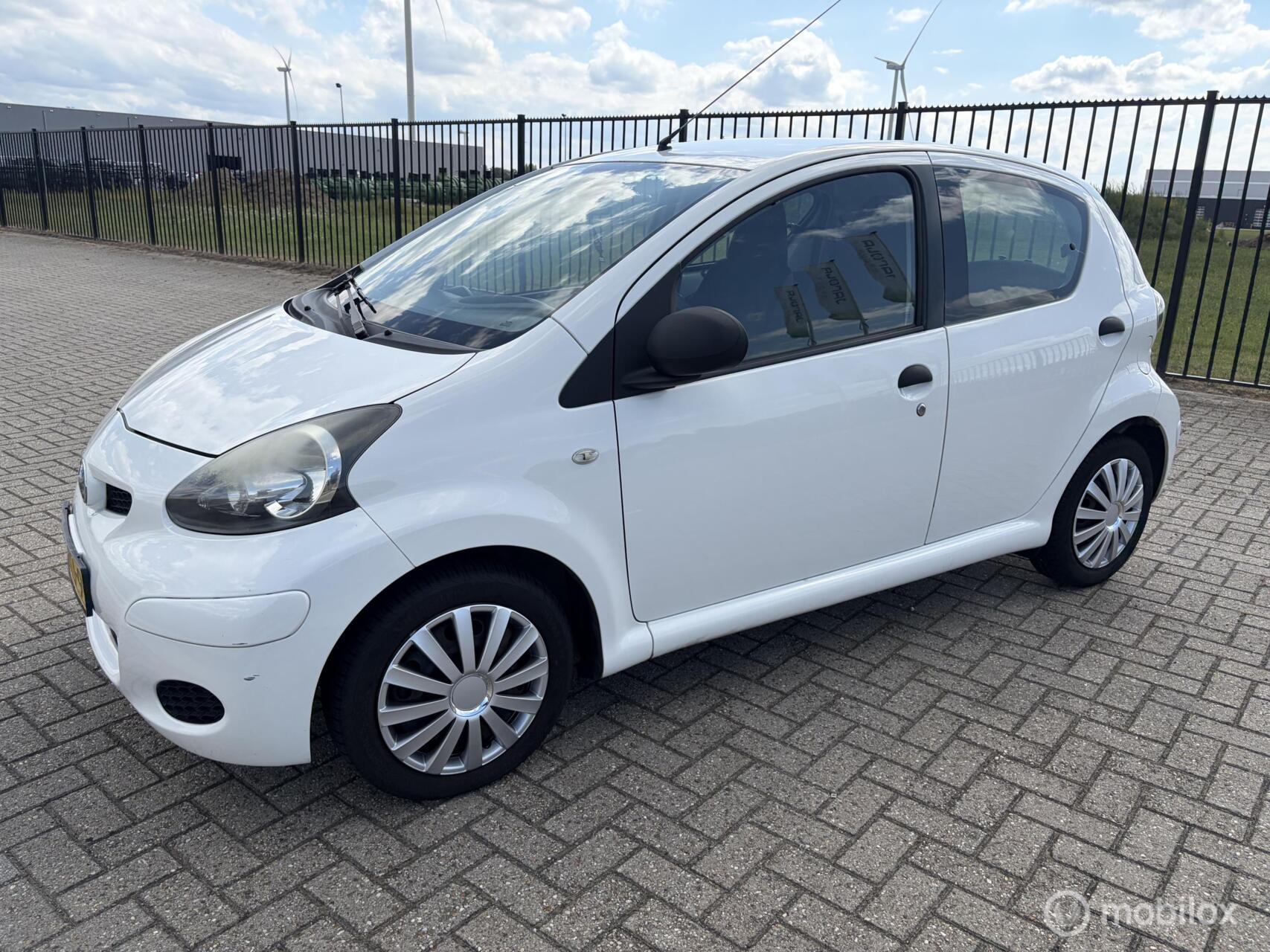 Toyota Toyota Aygo 1.0-12V Comfort 2009 - voorkant