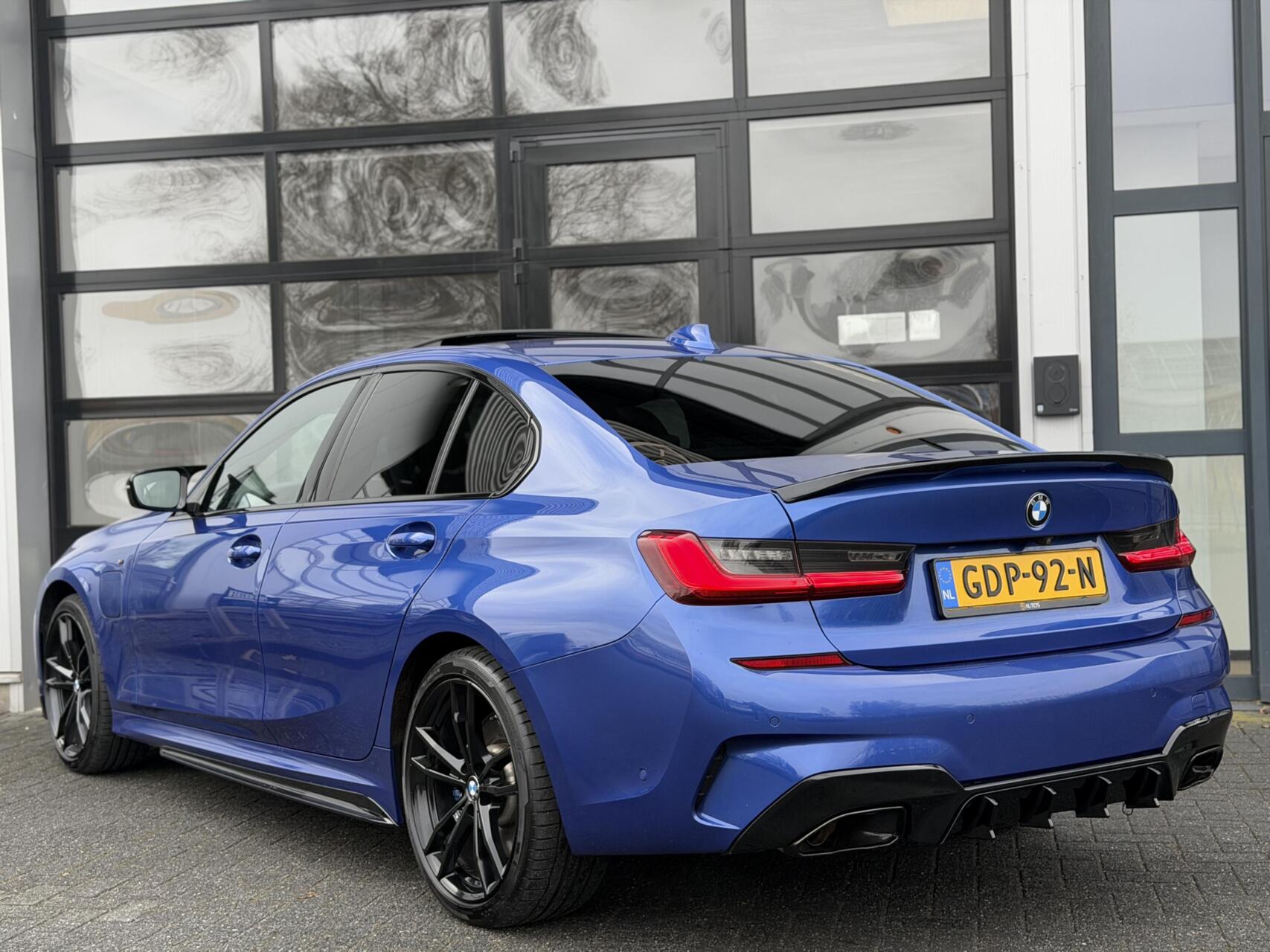 Foto van BMW 330e