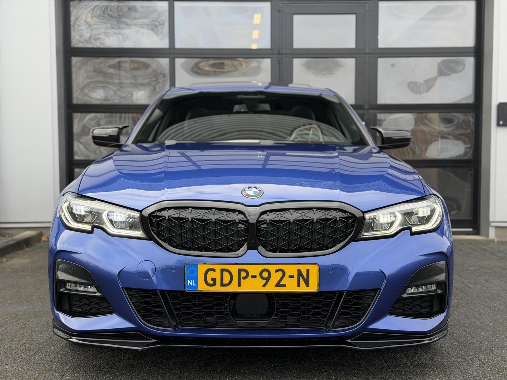 Foto van BMW 330e