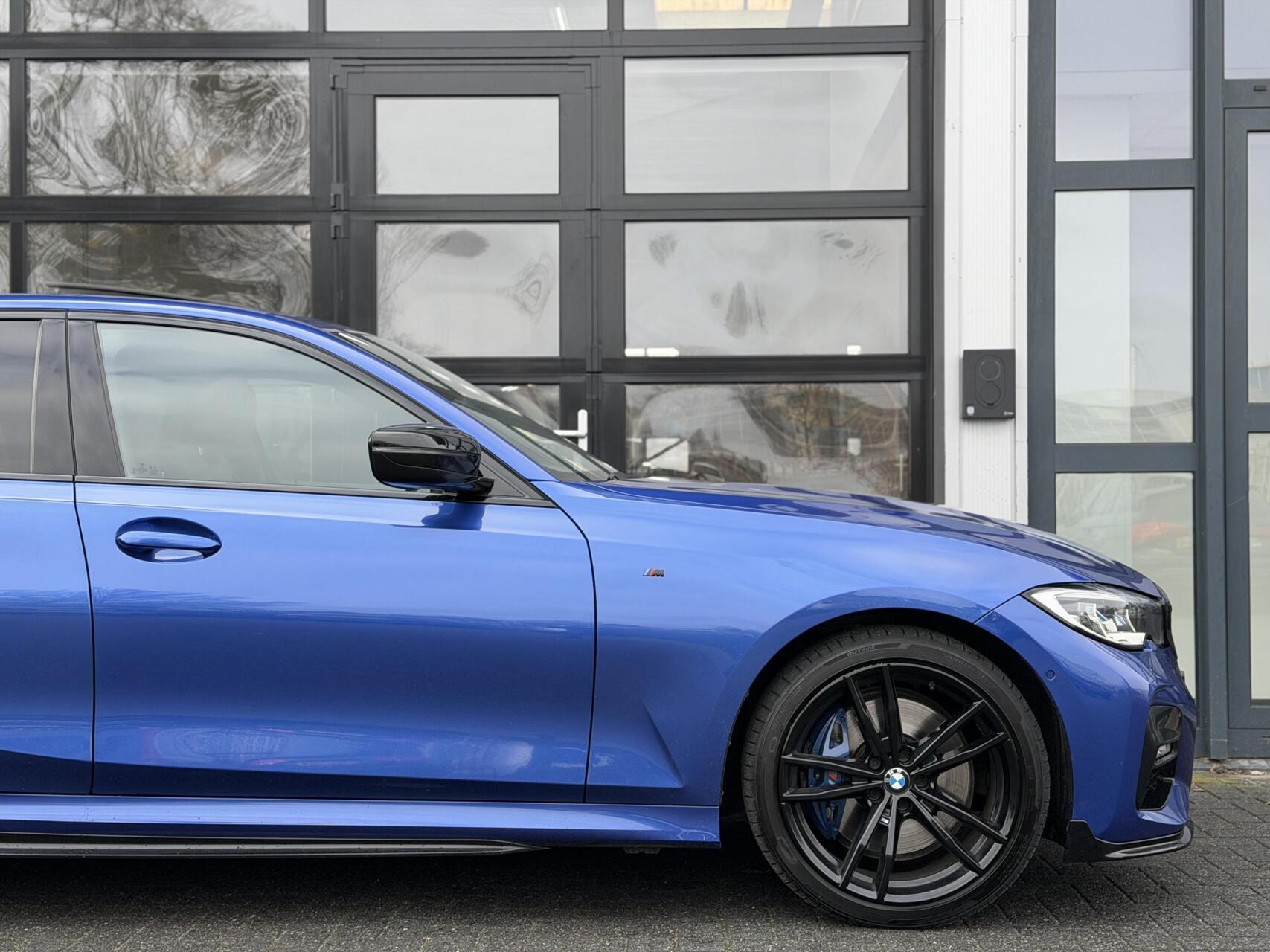 Foto van BMW 330e
