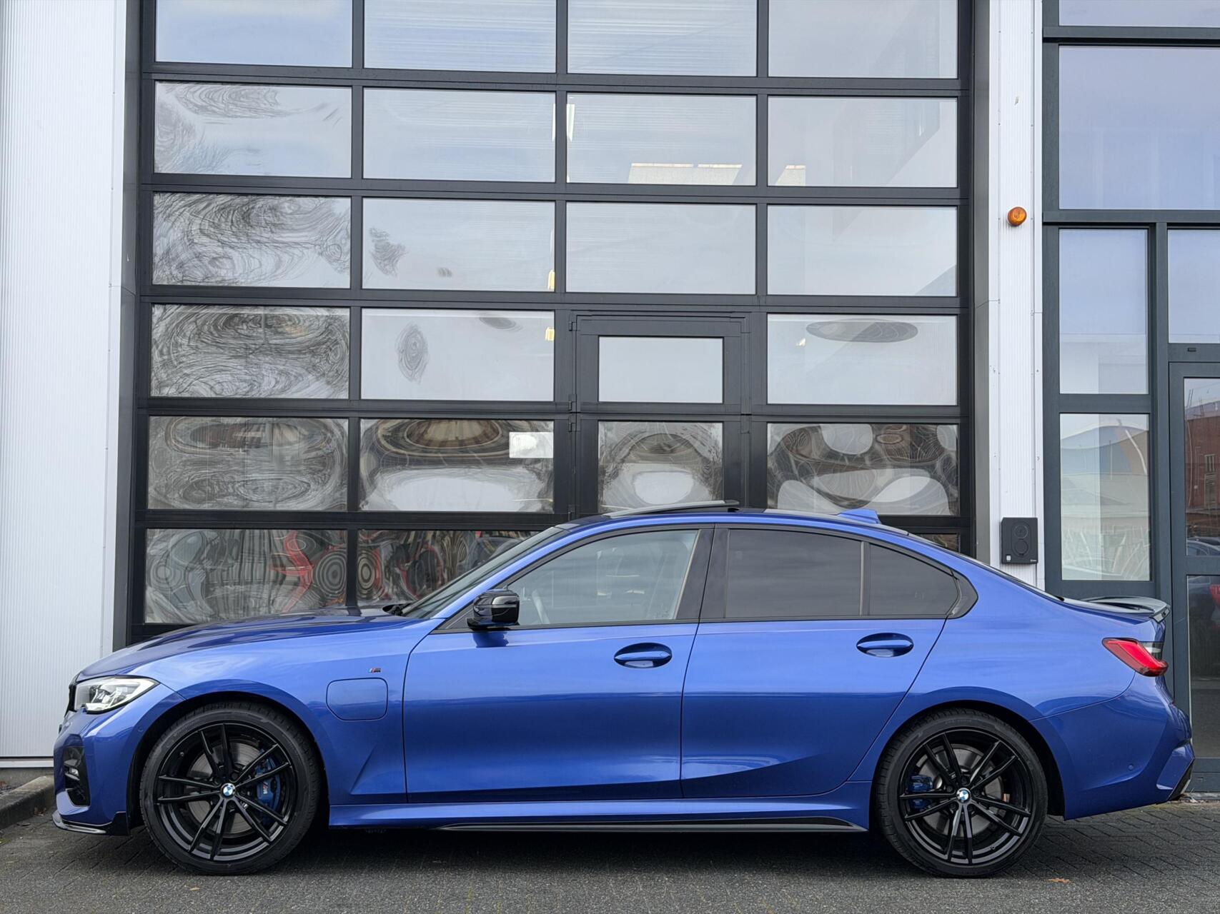 Foto van BMW 330e