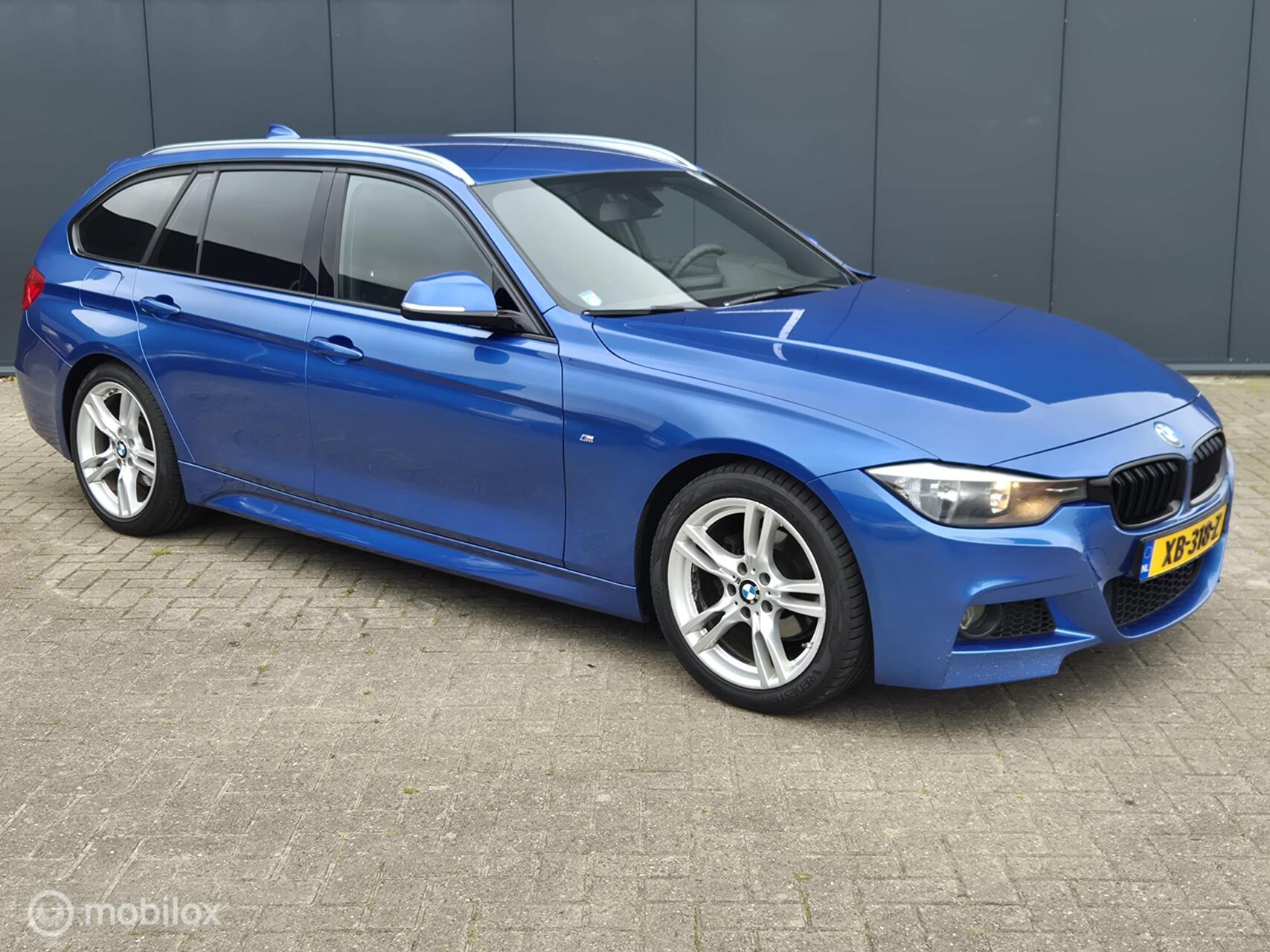 BMW 3-serie Touring 318d M-Sport Smartkey/Alcantara/Carplay/ 2014 - voorkant
