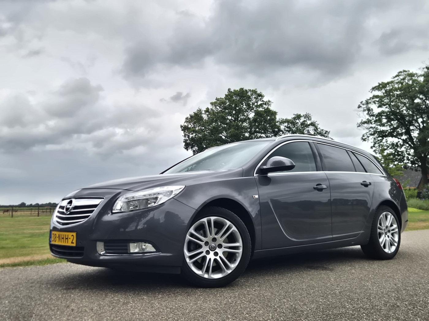 Opel Insignia Sports Tourer 1.6 T Edition 2010 - voorkant
