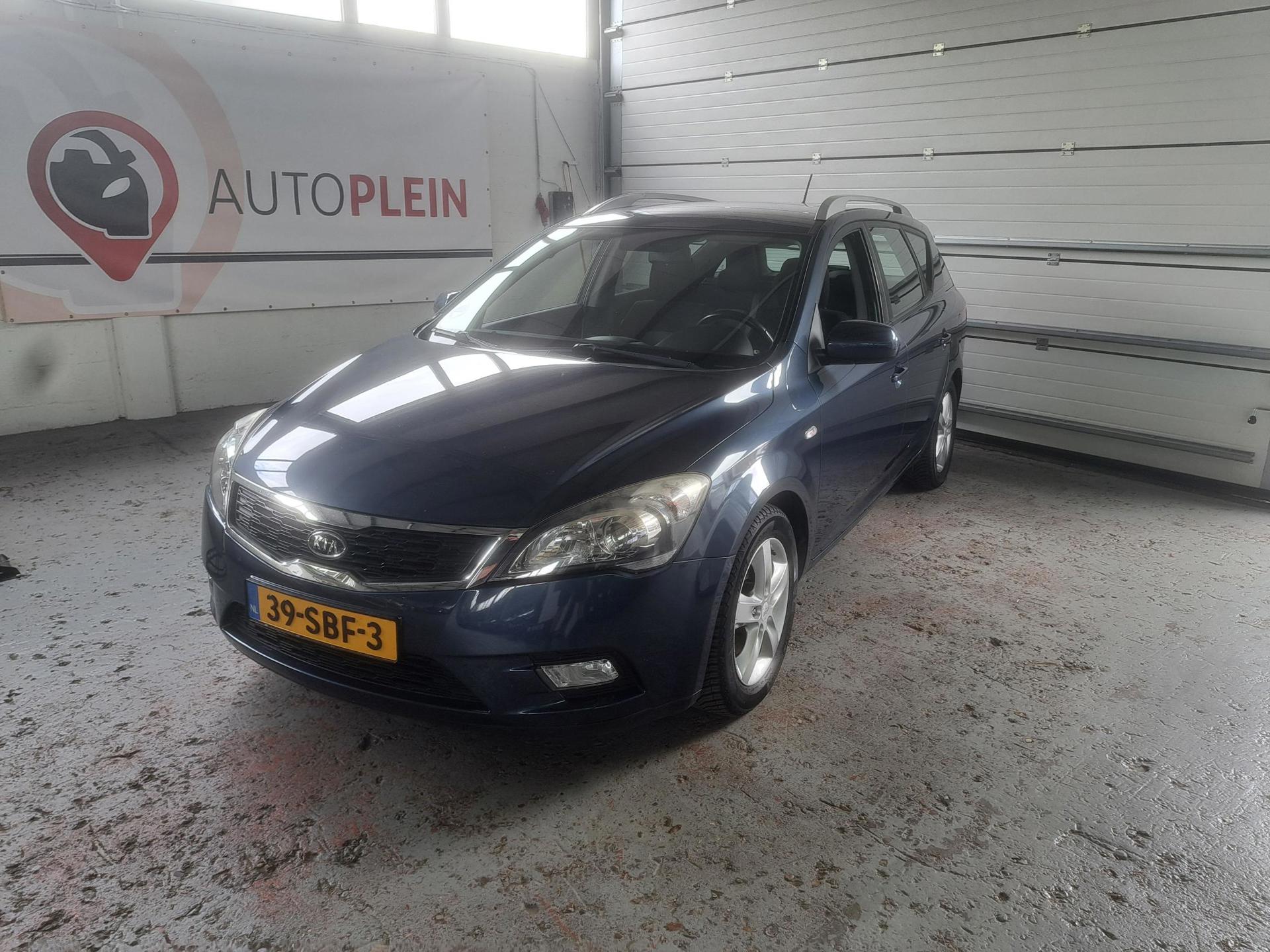 Kia Cee D 1.4 CVVT Navigator Plus Pack 2011 - voorkant