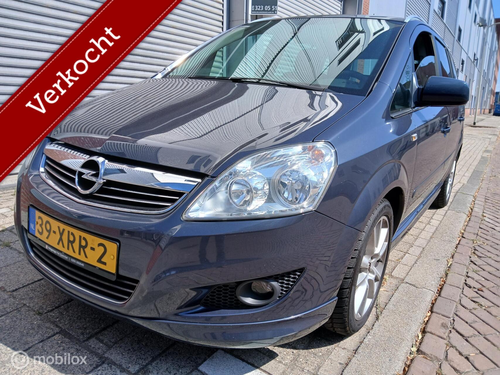 Opel Zafira 1.8 Cosmo (12 mnd BOVAG-garantie) 2011 - voorkant