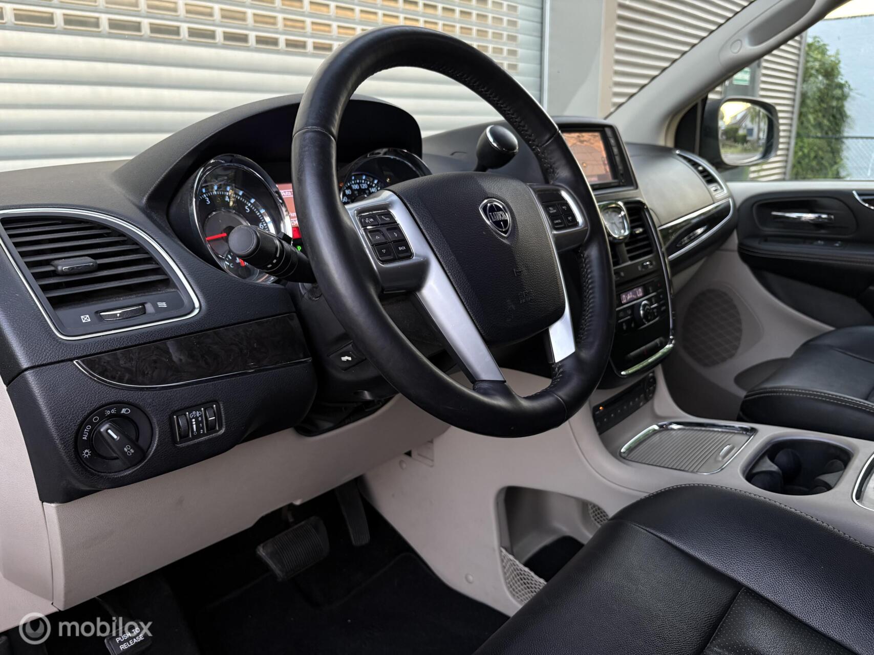 Foto van Lancia Voyager