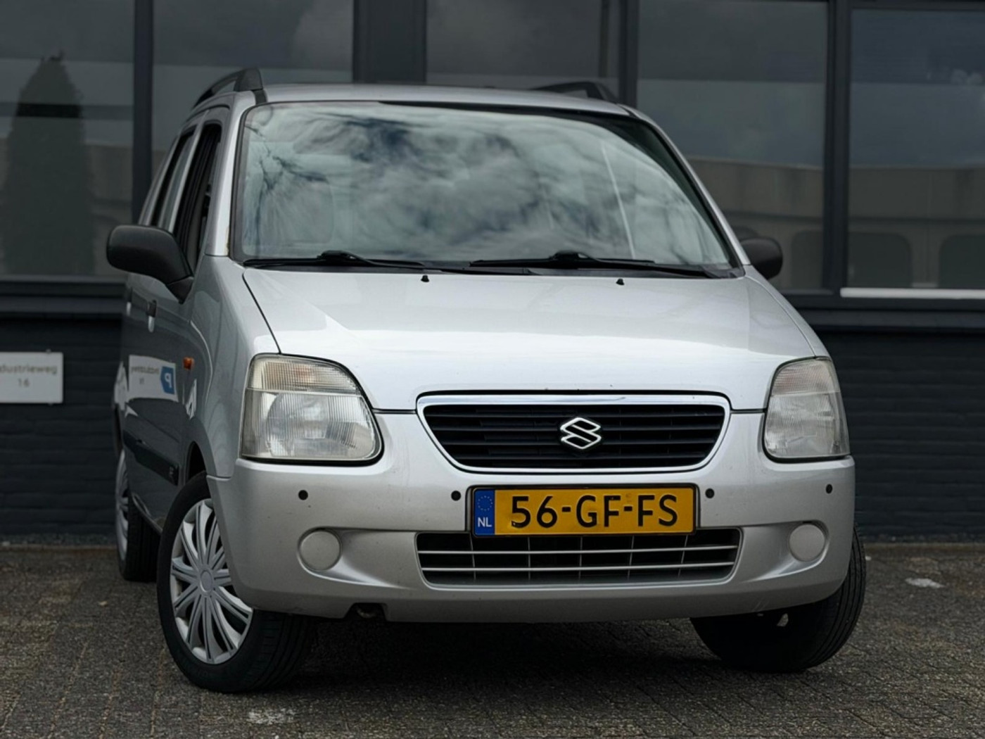 Foto van Suzuki Wagon R