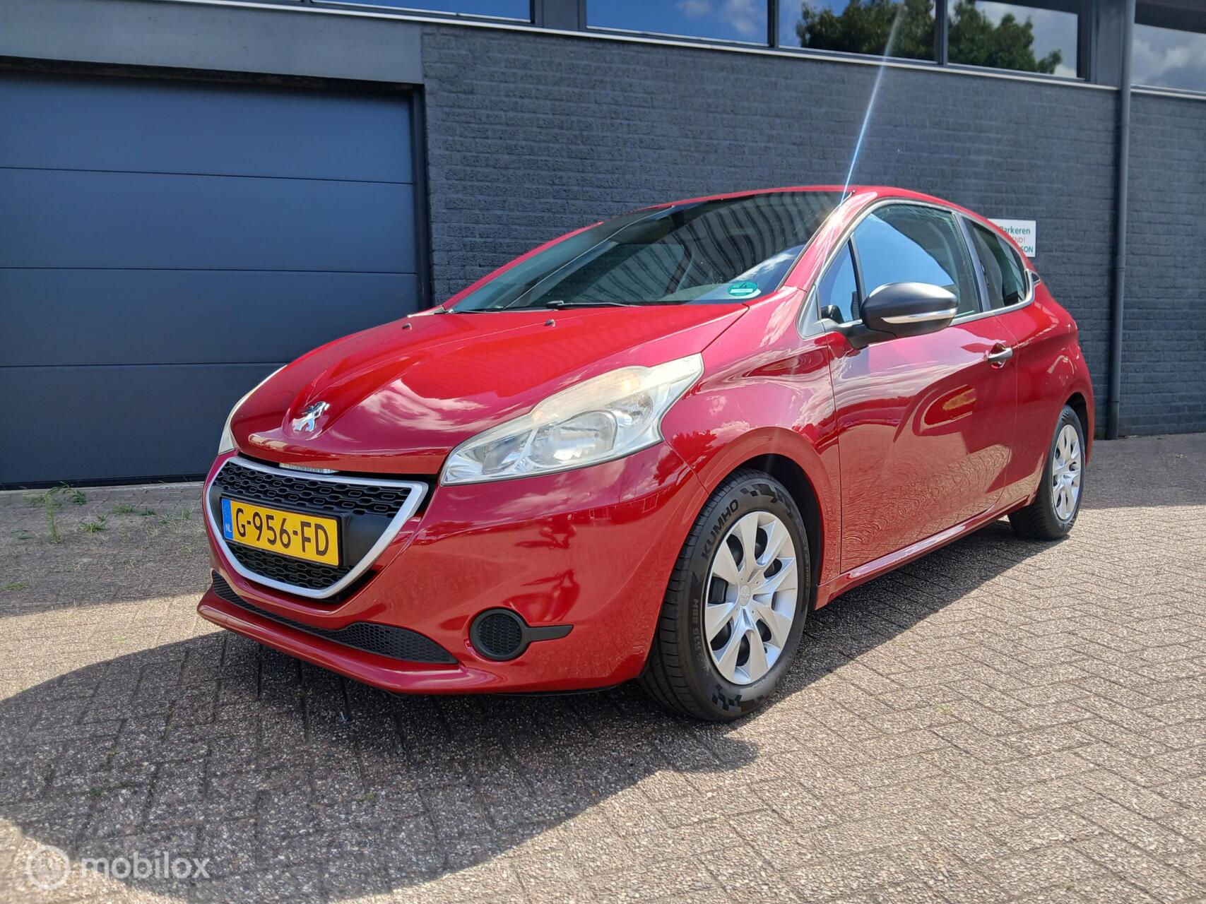 Peugeot 208 1.0 VTi 165.000Km/Nieuwe Apk/Bordeaux Rood 2013 - voorkant