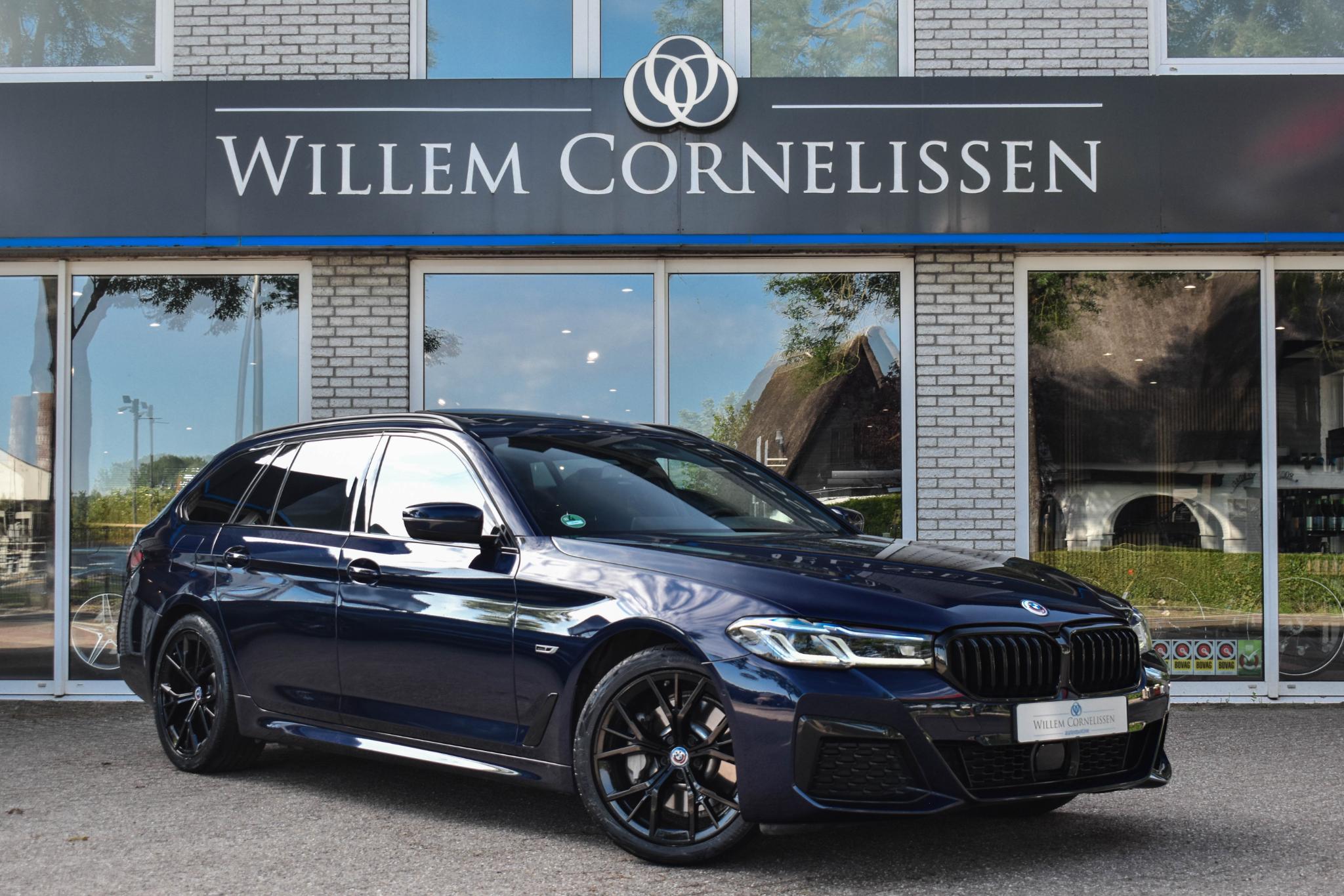 BMW 530e 530e Business Edition Plus Pano HUD Leder Comf Zet 2023 - voorkant